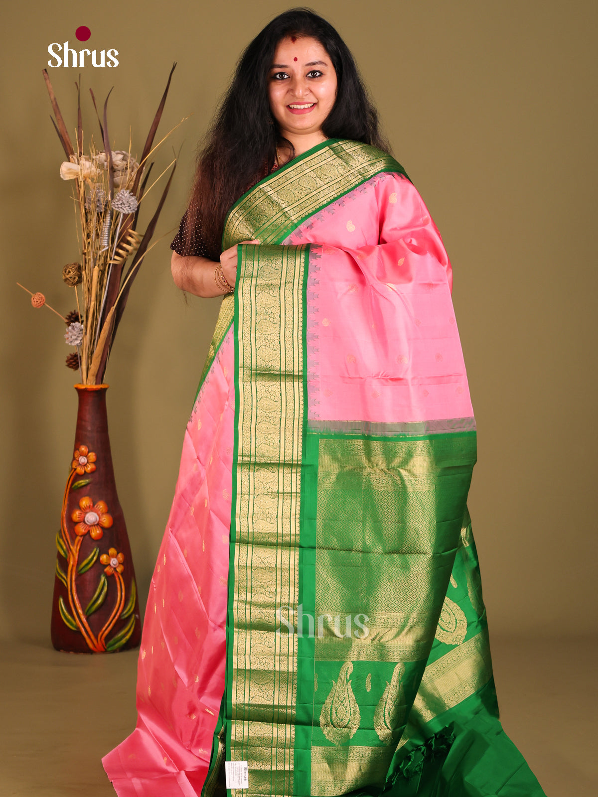 Elegant Pink & Green Gadwal silk Saree with Manga Buttas & Brocade Pallu