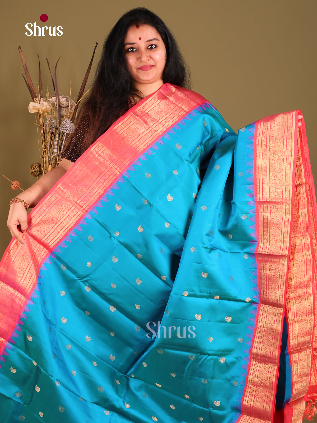 Opulent Blue Gadwal silk Saree with Manga Buttas & Pink zari brocade pallu-1