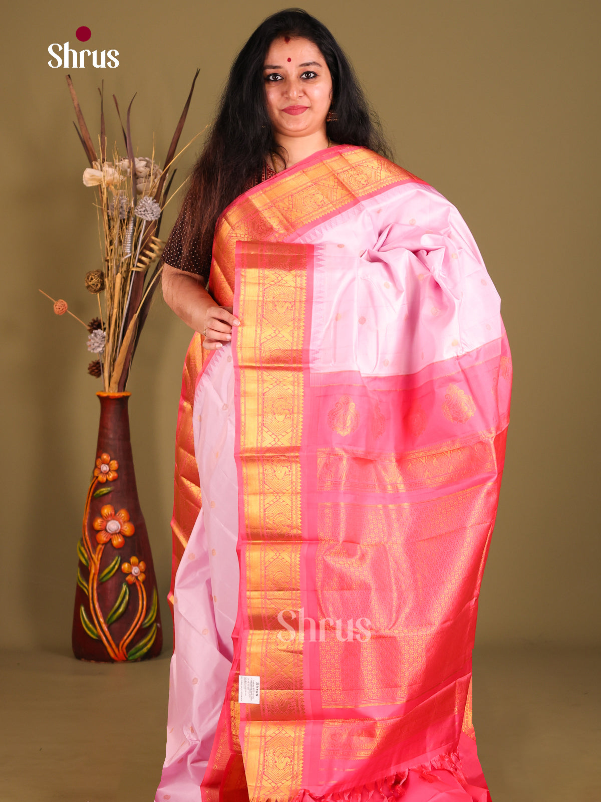 Elegant Baby Pink Gadwal silk Saree with zari buttas & Dark Pink Zari Woven Pallu