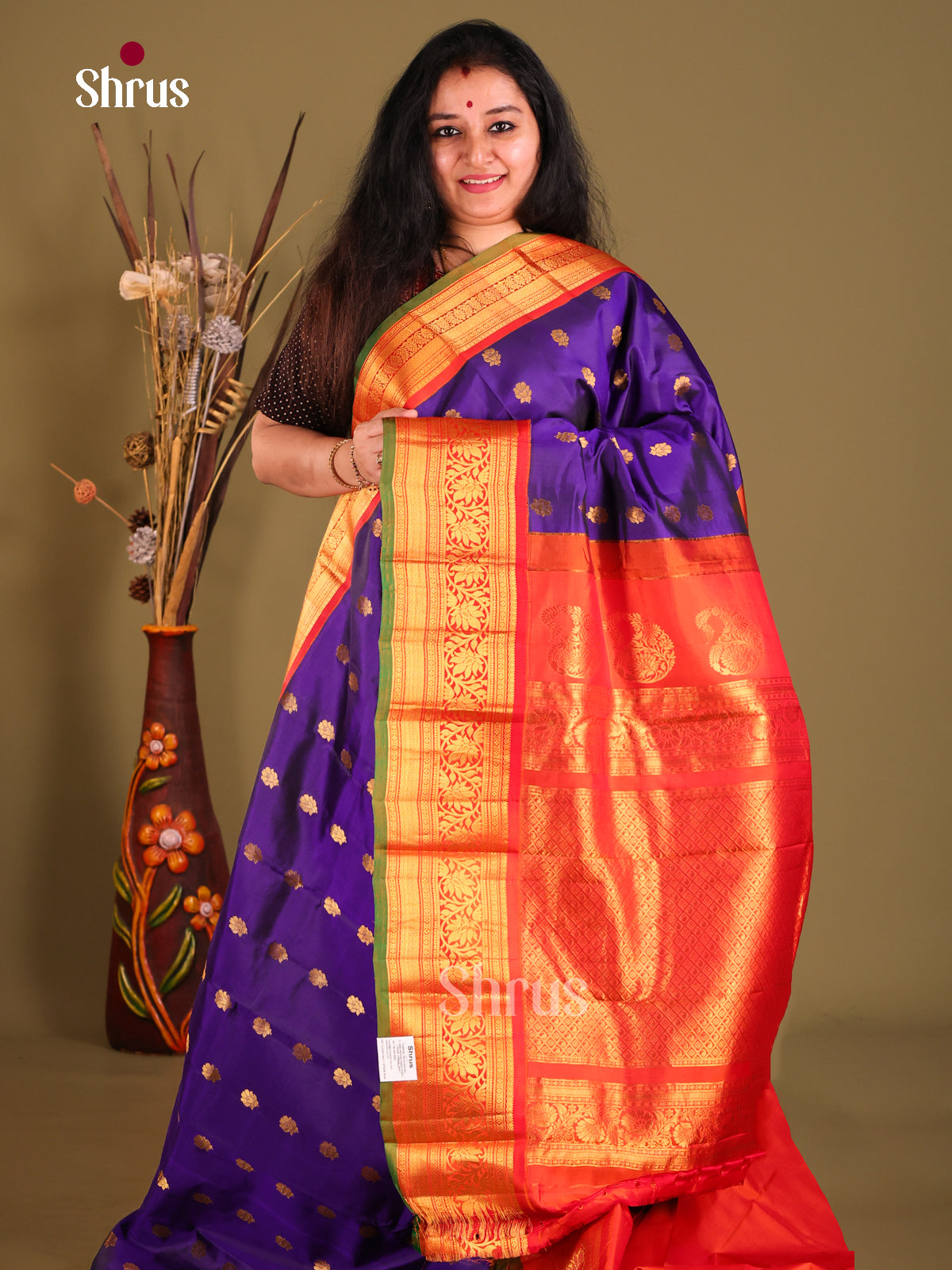 Majestic Dark Blue Gadwal Silk Saree with ZAri Buttas & Red Brocade Pallu