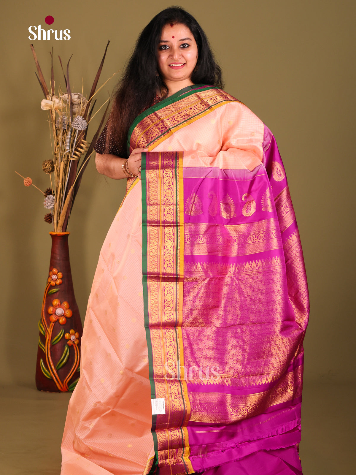 Peach & Majenta Gadwal silk Saree with zari buttas & floral vine border - Shop on Shrus.com
