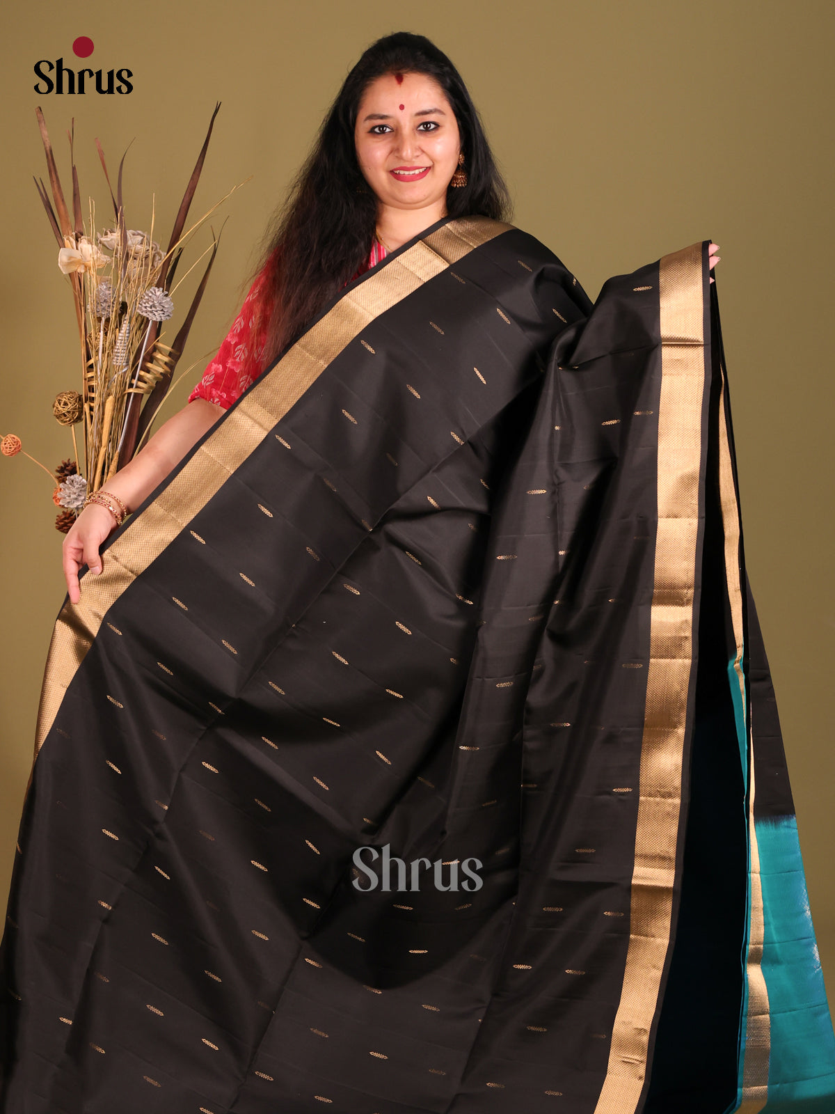 Black & Blue Soft Silk Saree with contrast zari brocade pallu-2
