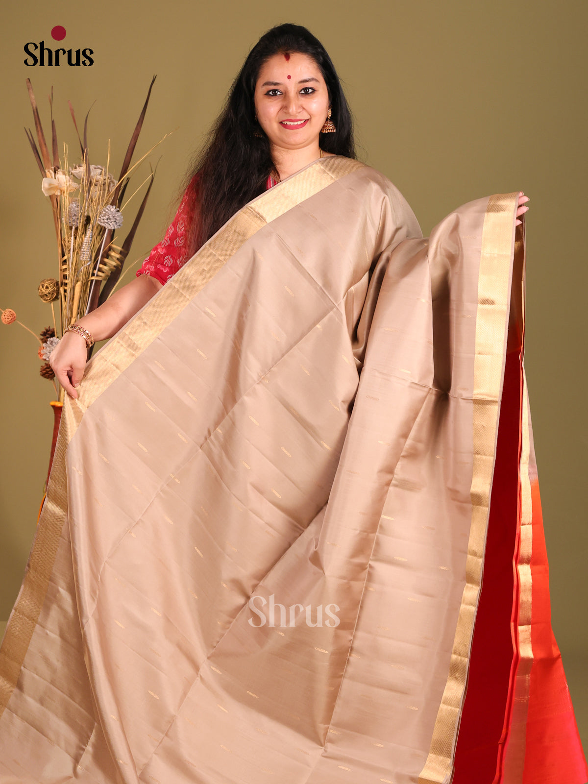 Grey & Orangish Pink Soft Silk Saree gleam with zari buttas-2