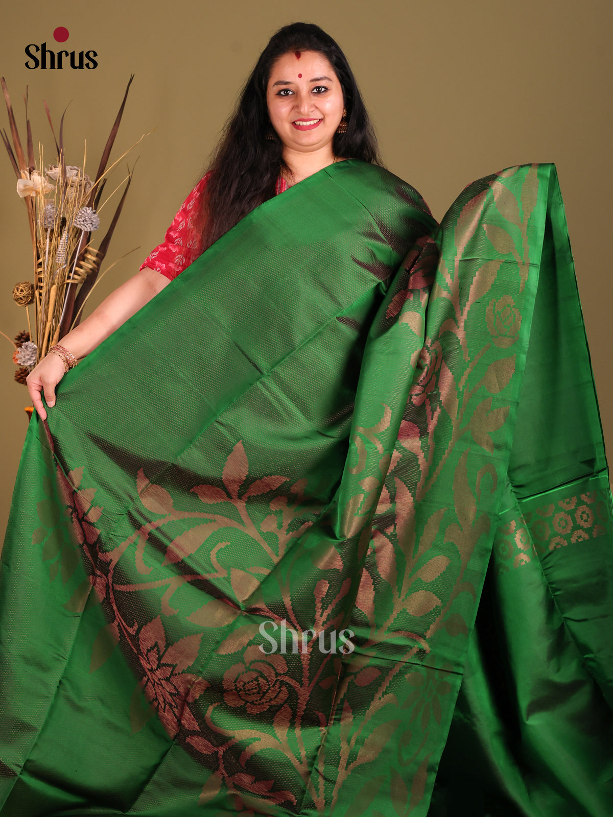 Green Single Tone Soft Silk Saree with zari woven floral nestling - Shop on Shrus.com