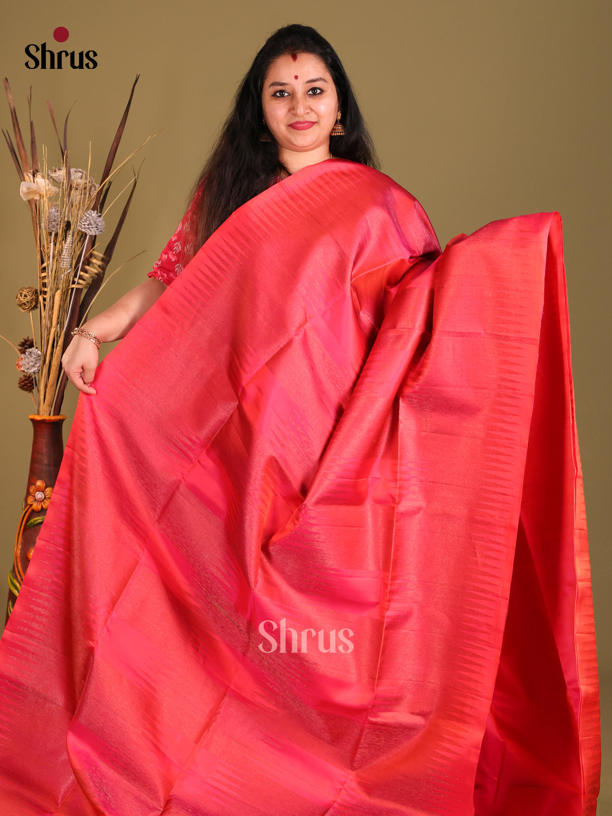 Charming Pink single Tone Soft Silk Saree with zari strapes