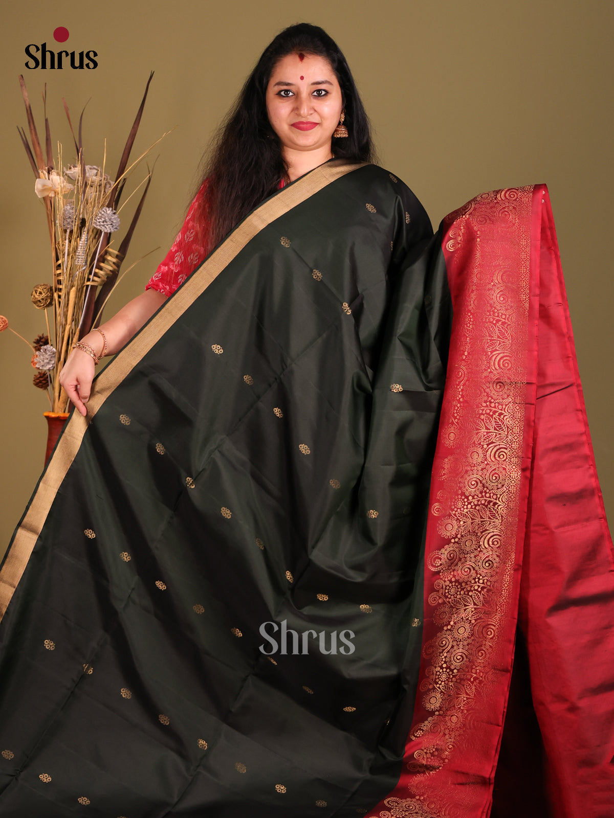 Dark Green & Maroon Soft Silk Saree gleams with gold zari floral buttas-2