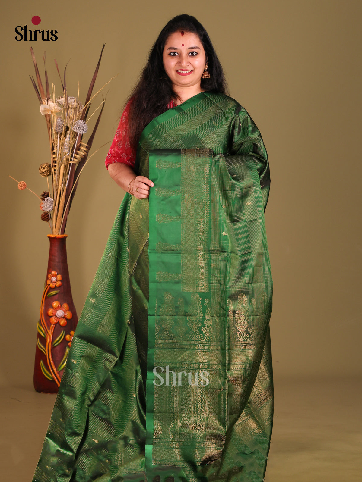 Green single tone Soft Silk Saree with zari checks , buttas - Shop on Shrus.com