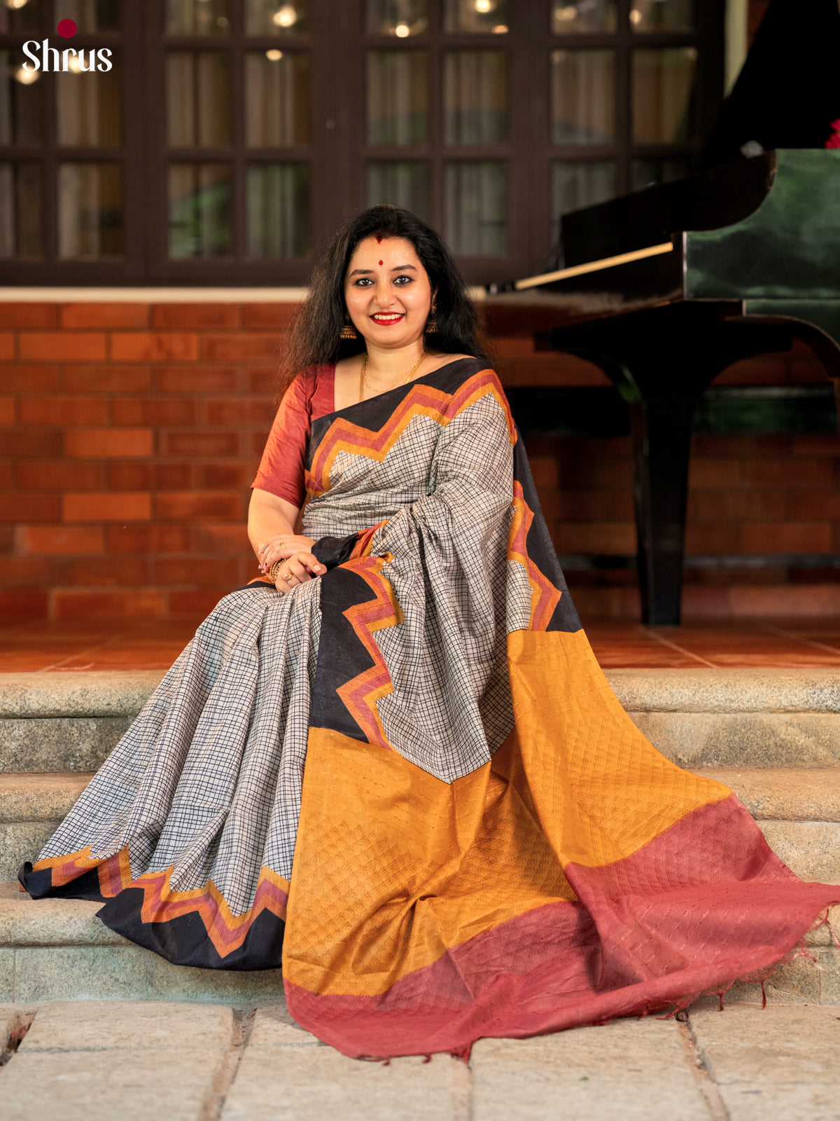 DGS31096 - Semi Tussar Saree - Shop on Shrus.com
