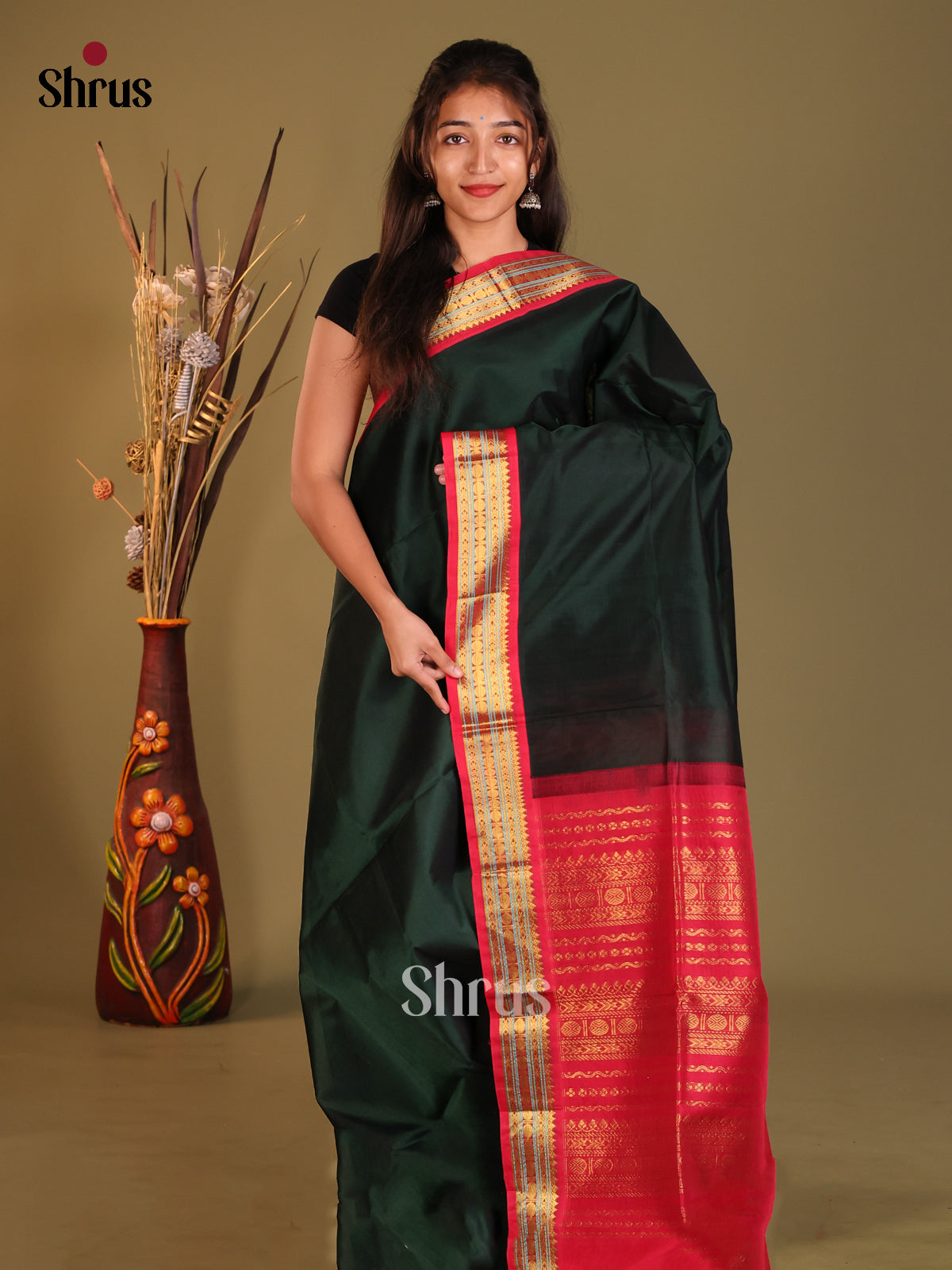 Green & Red Silk Cotton Korvai-Small border Saree - Shop on Shrus.com