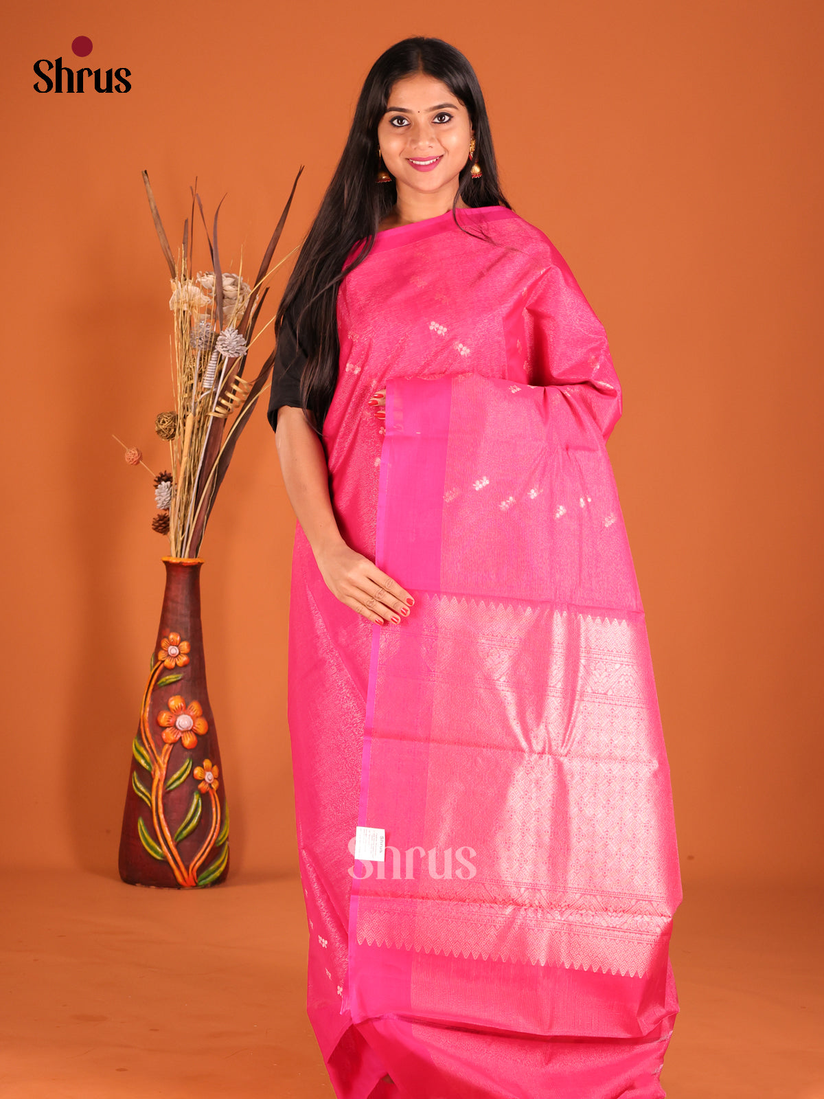 Pink single tone Silk Cotton Saree with zari buttas