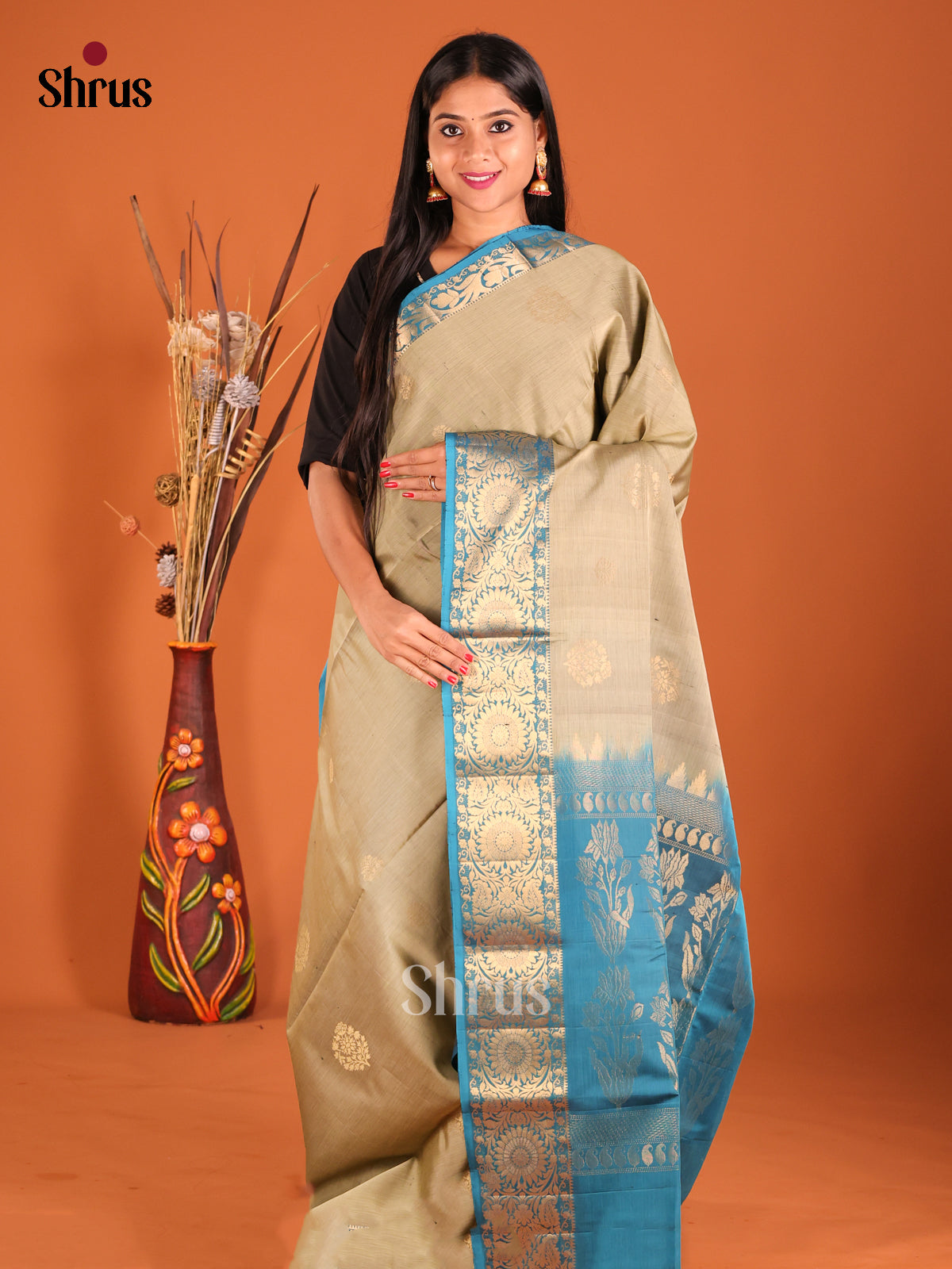 DHS01129 - Soft Silk Saree - Shop on Shrus.com