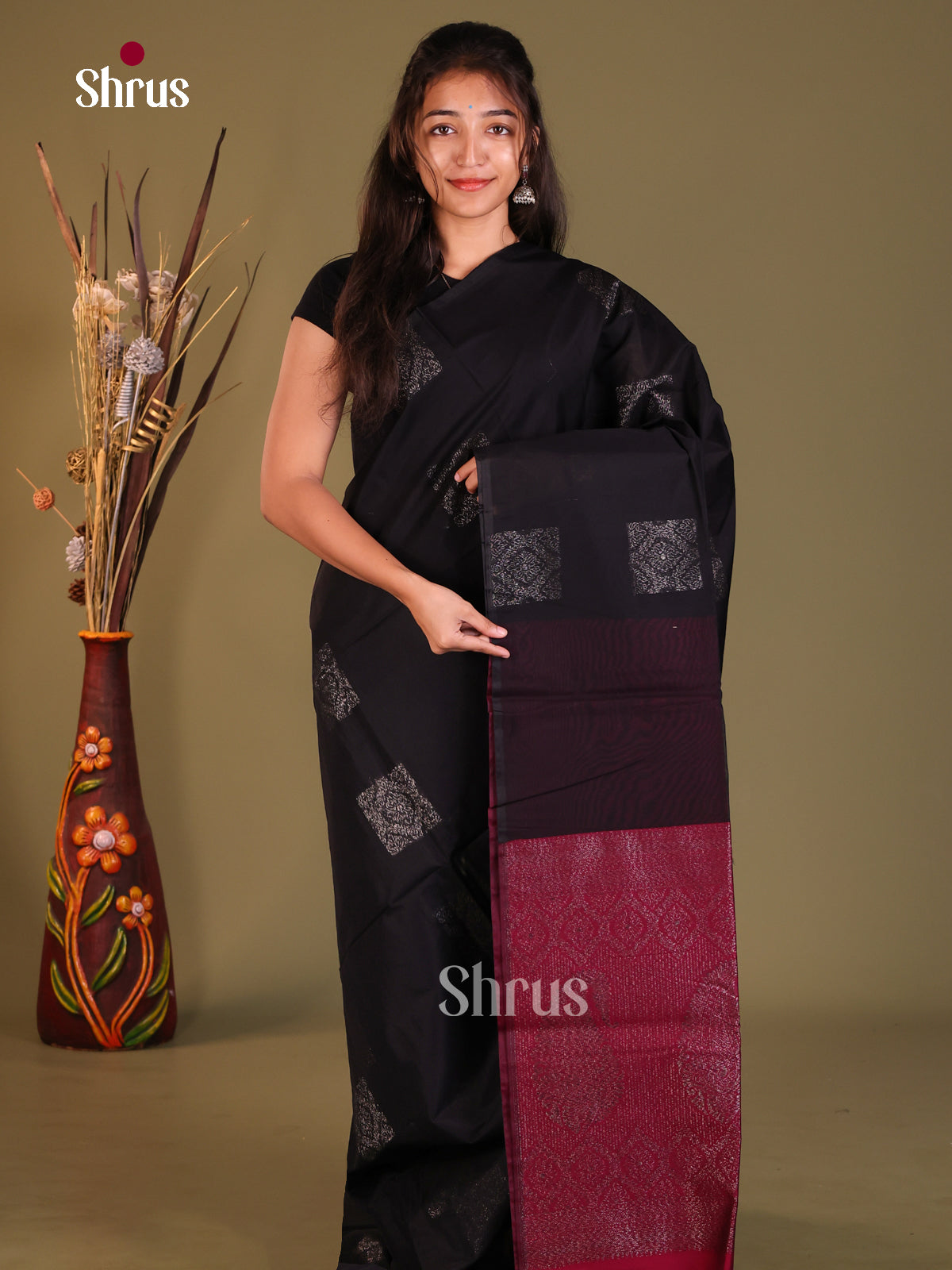 DHS02338 - Semi Silkcotton Saree - Shop on Shrus.com