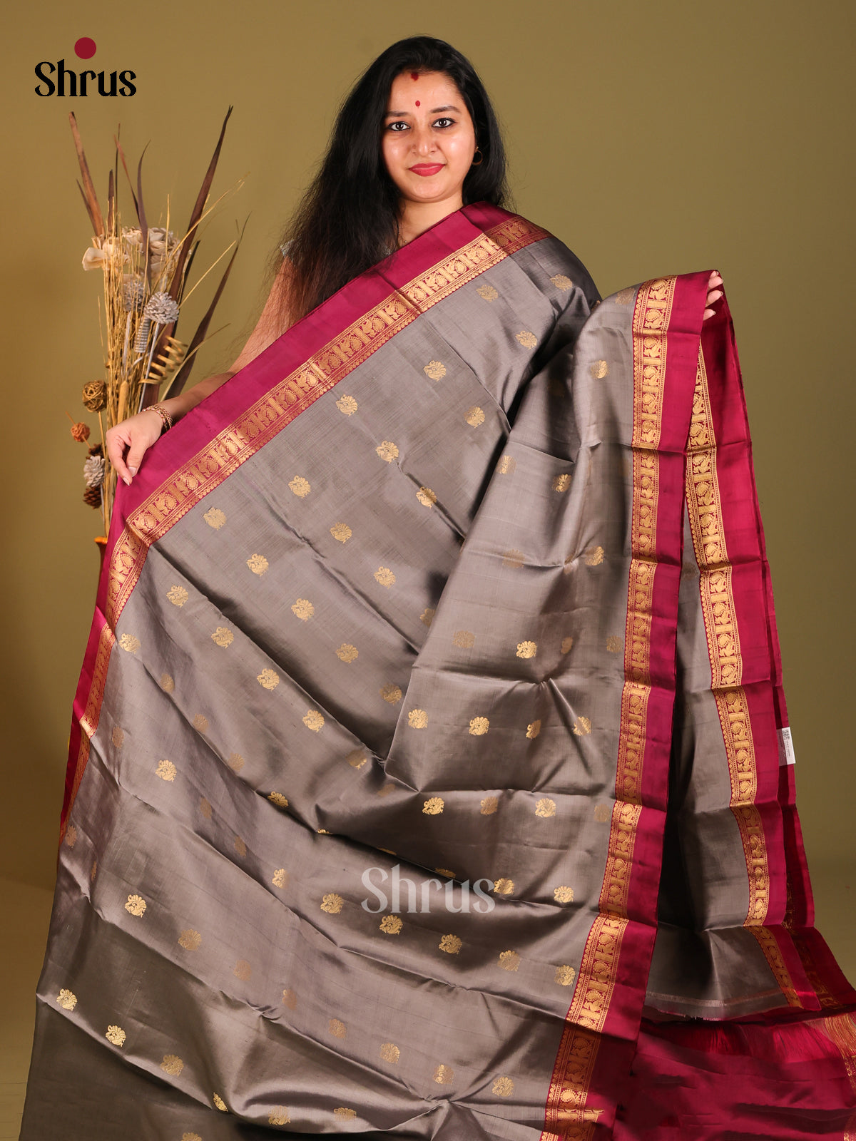DHS04008 - Soft Silk Saree - Shop on Shrus.com