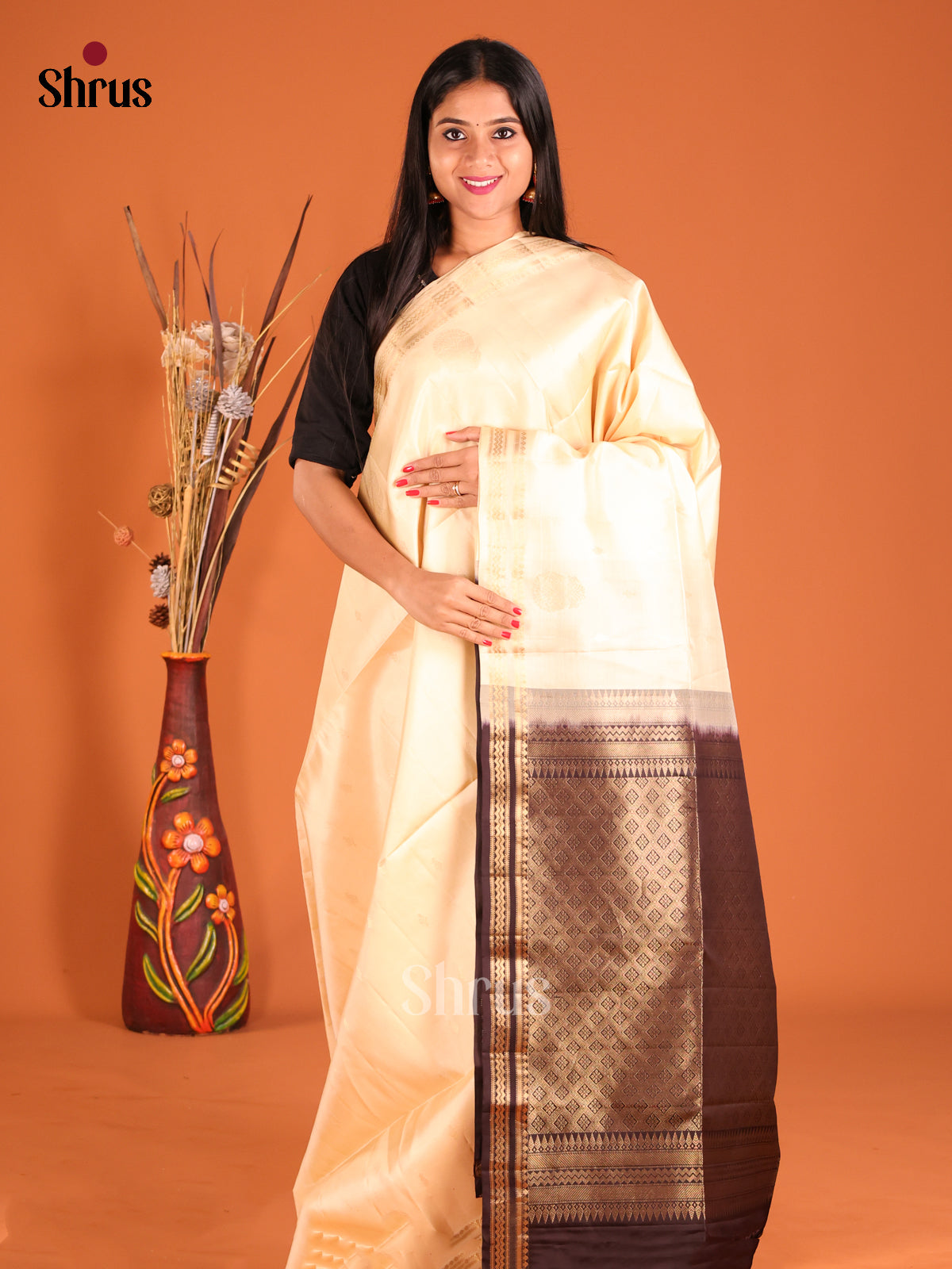 DHS04025 - Soft Silk Saree