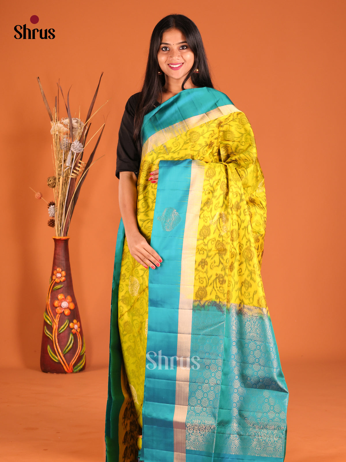 DHS04321 - Soft Silk Saree - Shop on Shrus.com