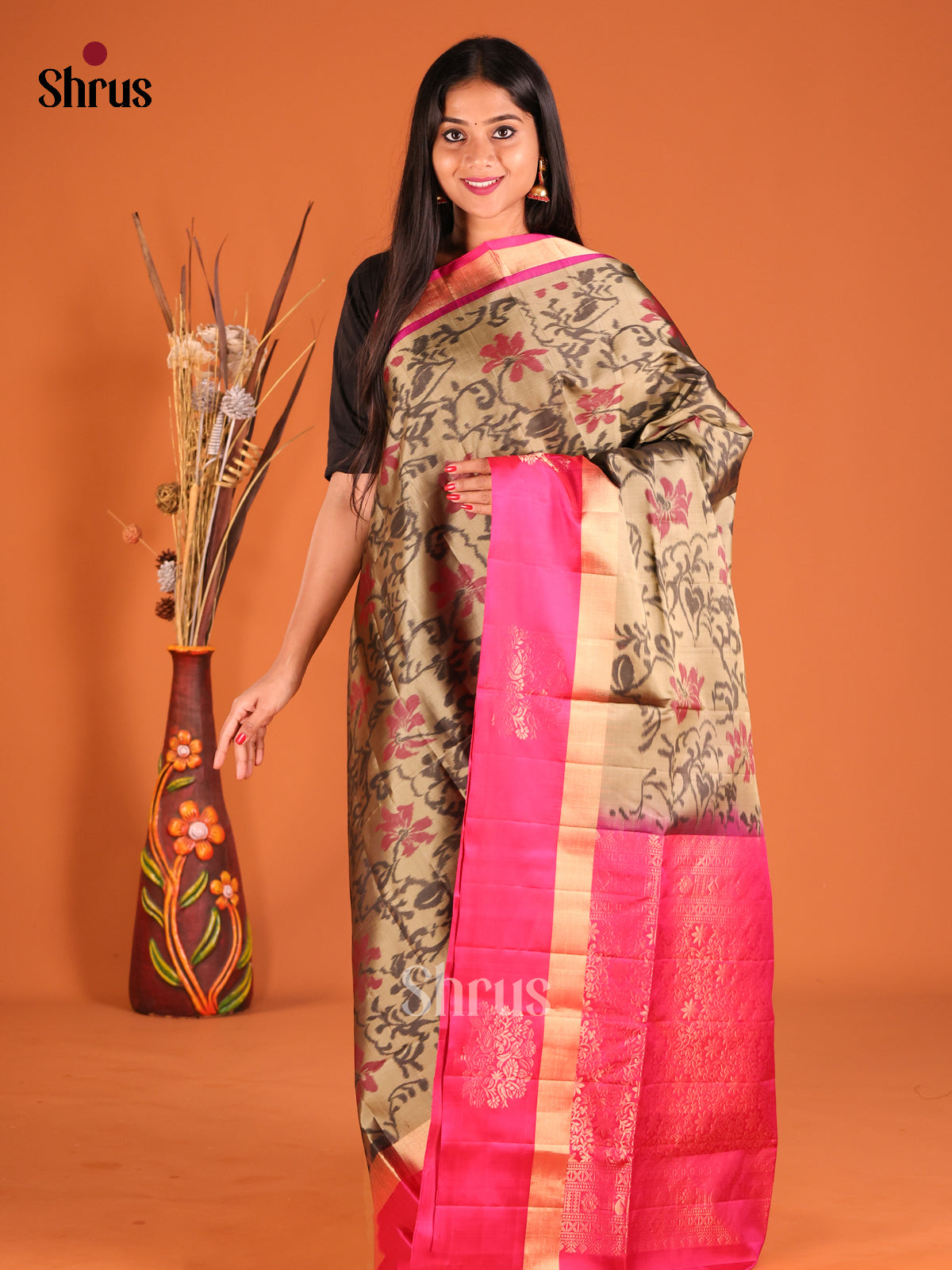 DHS04328 - Soft Silk Saree - Shop on Shrus.com