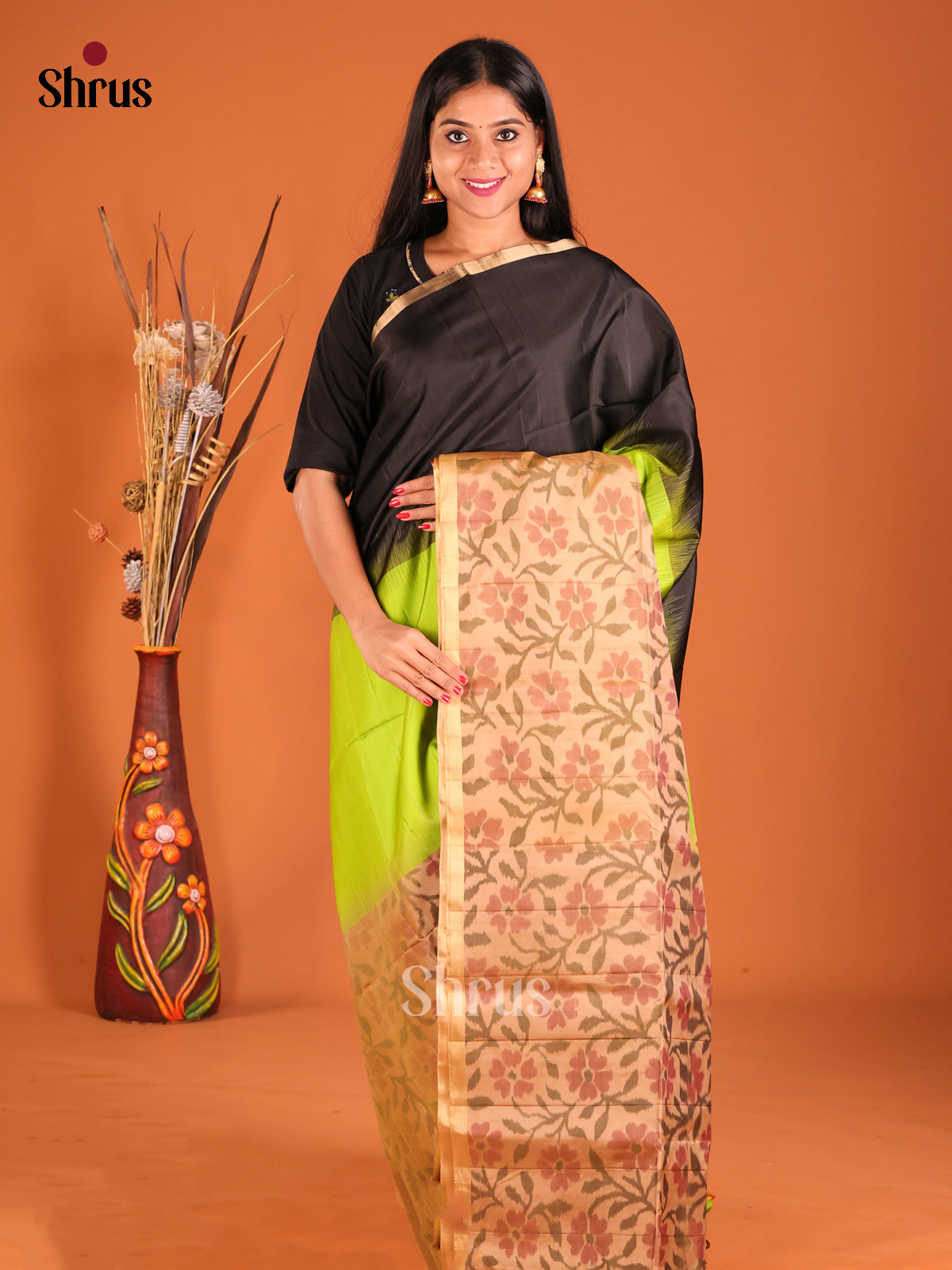 DHS04330 - Soft Silk Saree - Shop on Shrus.com
