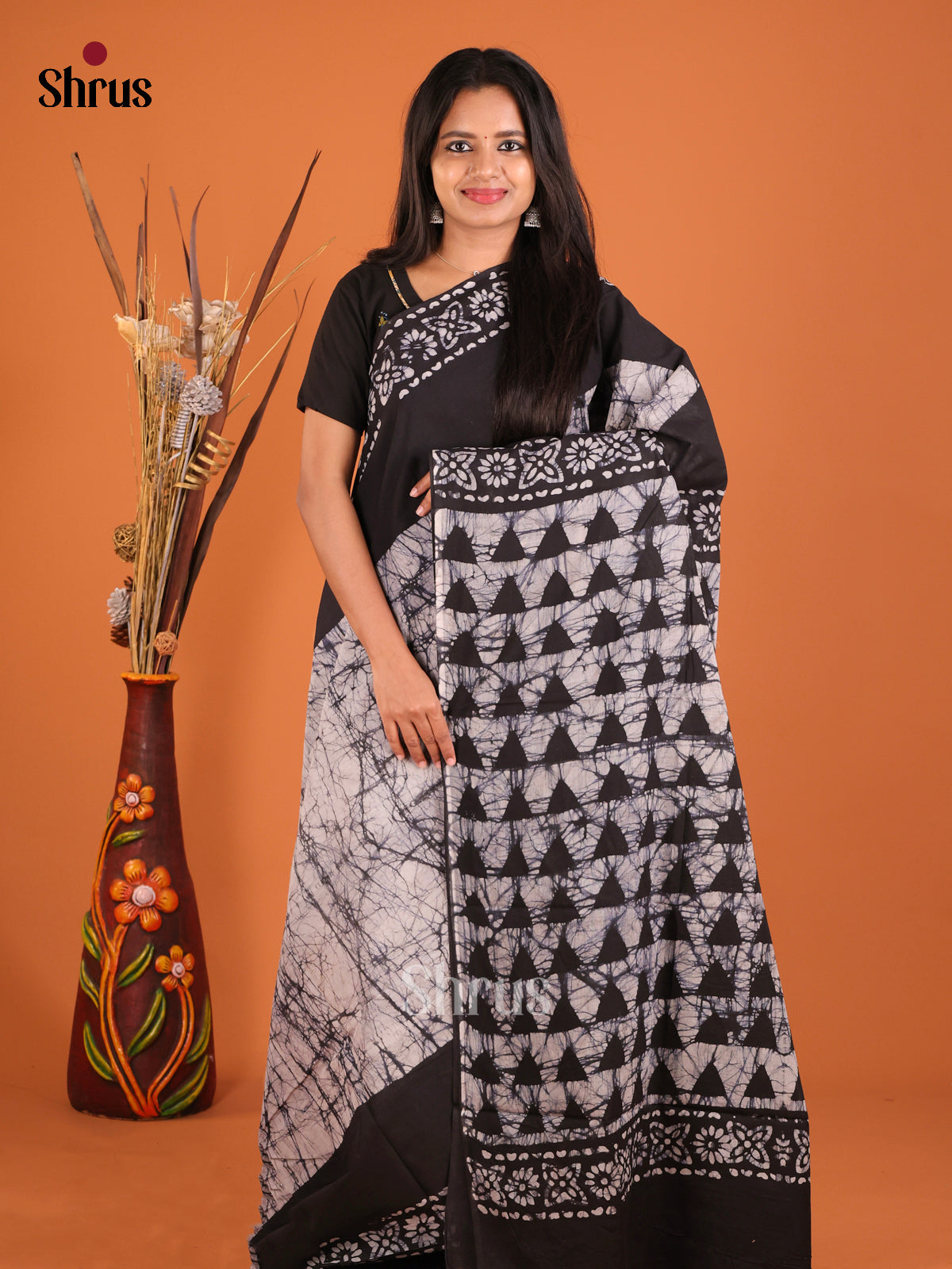 White & Black- Jaipur cotton Saree - Shop on Shrus.com