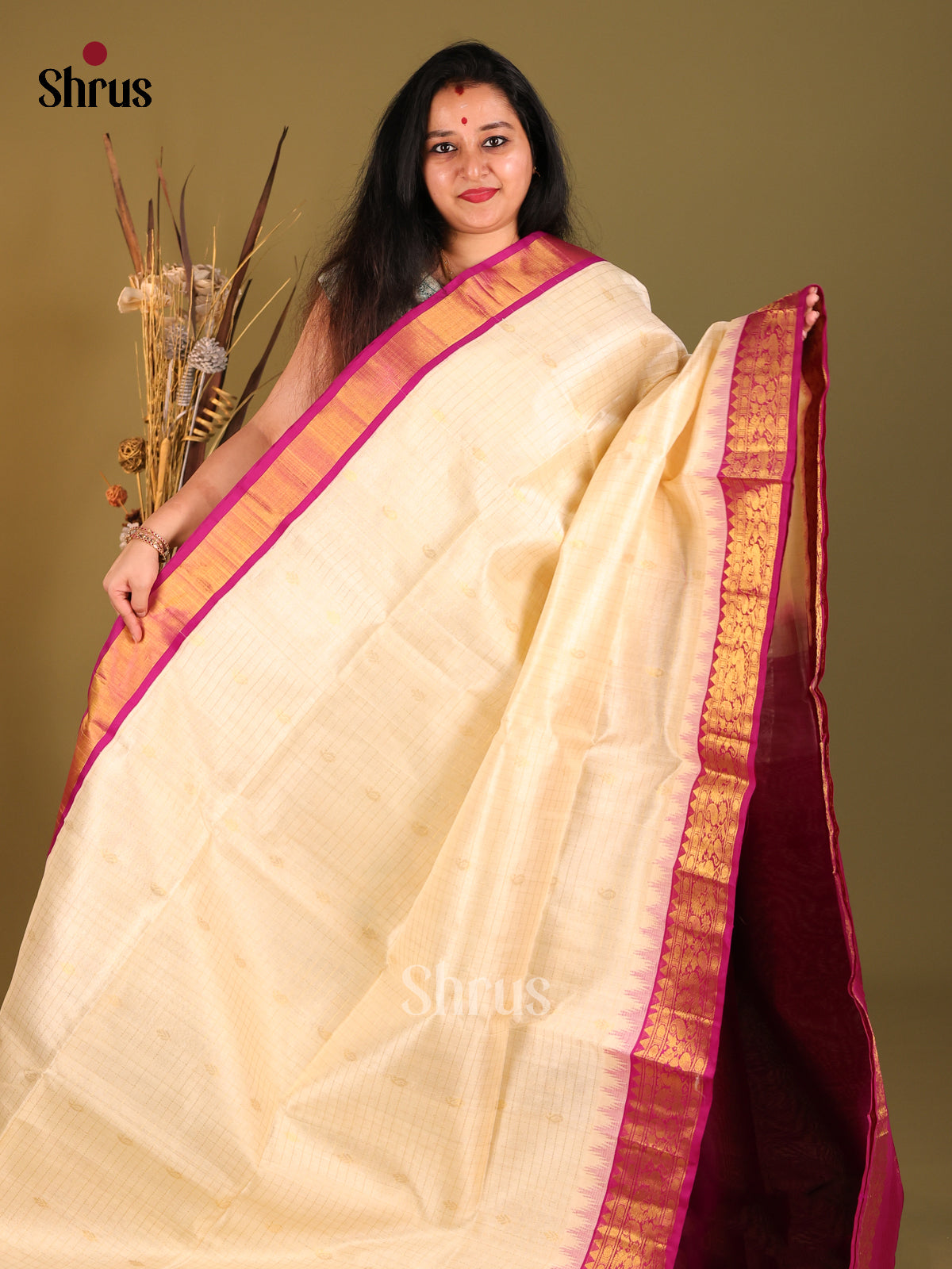 Cream & Pink Silk Cotton Korvai-kattams Saree - Shop on Shrus.com