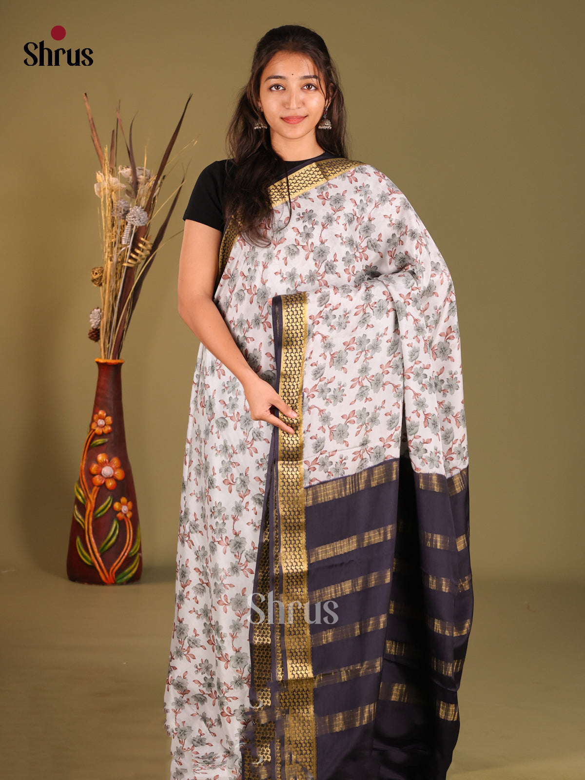 Chic Off White Mysore crepe Silk Saree With Dark Blue Pallu