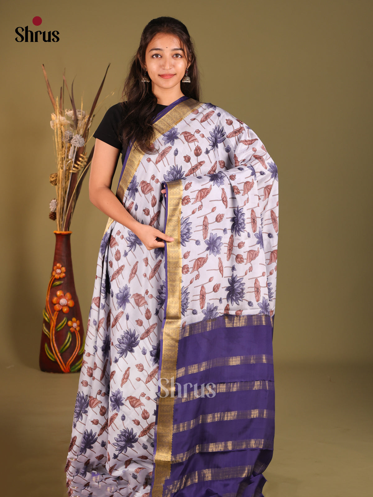Chic Light Grey Floral Printed Mysore Silk Saree With Dark Blue Zari Border