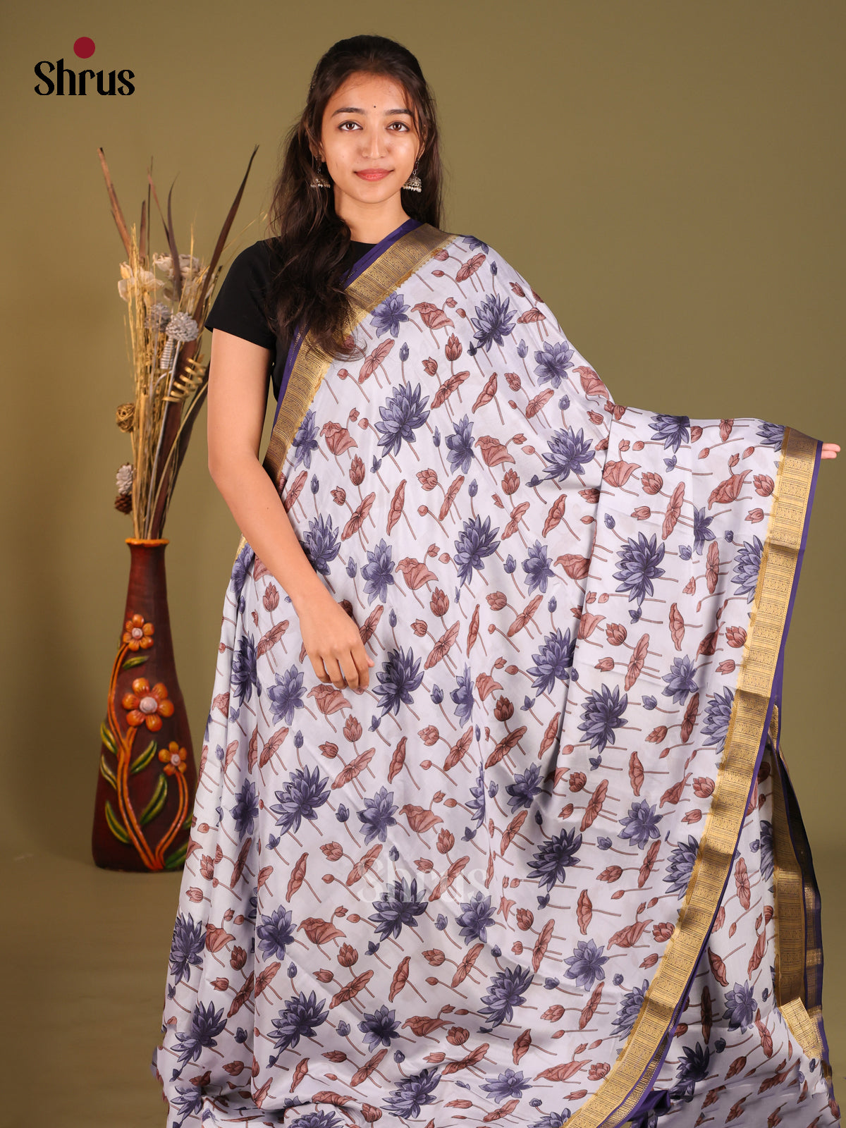 Chic Light Grey Floral Printed Mysore Silk Saree With Dark Blue Zari Border
