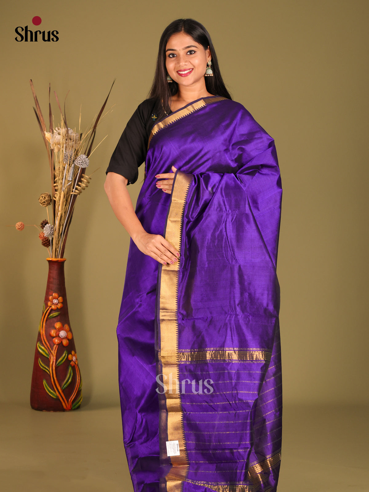 Violet Singletone Mangalagiri silkcotton Saree with gold zari border - Shop on Shrus.com