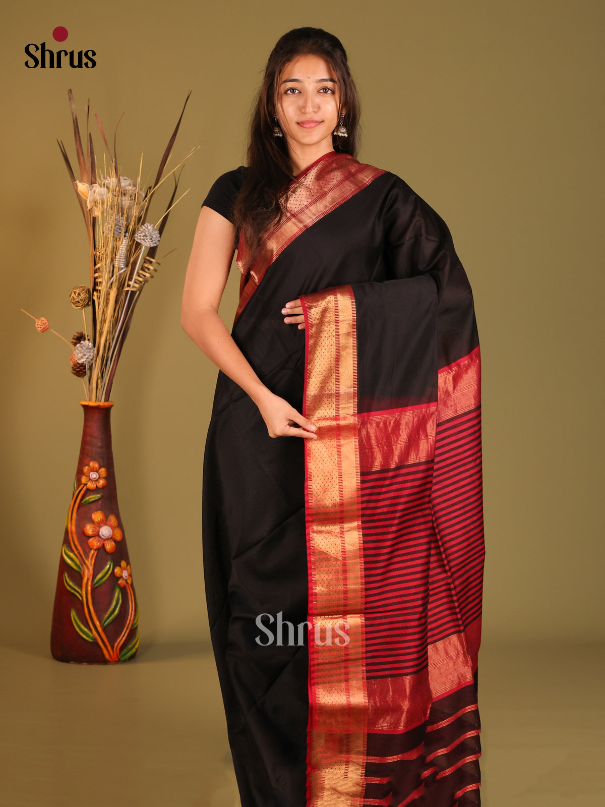 Black & Red Maheshwari silkcotton Saree