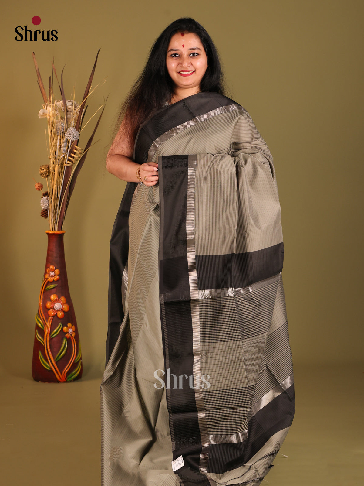 Grey & Black - Maheshwari silkcotton Saree - Shop on Shrus.com