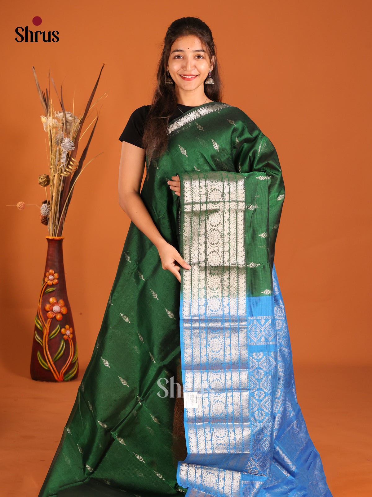 Green & Blue Mangalagiri silkcotton Saree gleams with floral buttas