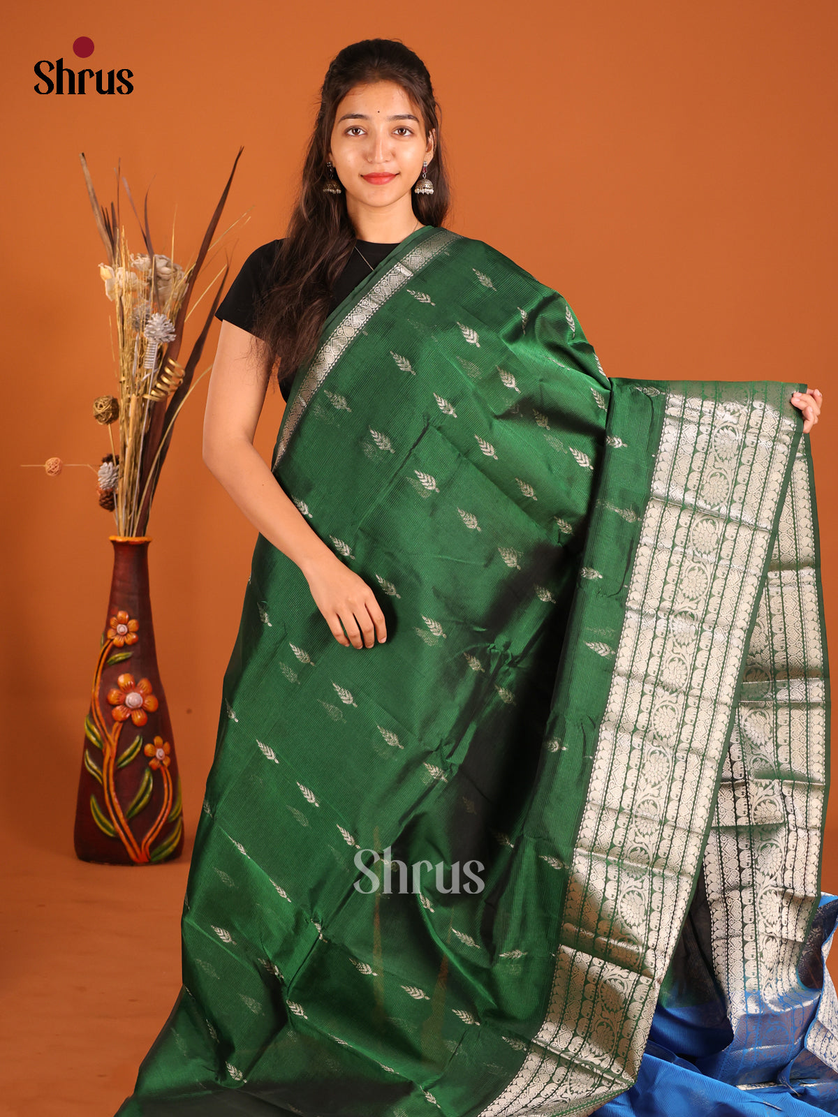 Green & Blue Mangalagiri silkcotton Saree gleams with floral buttas -1