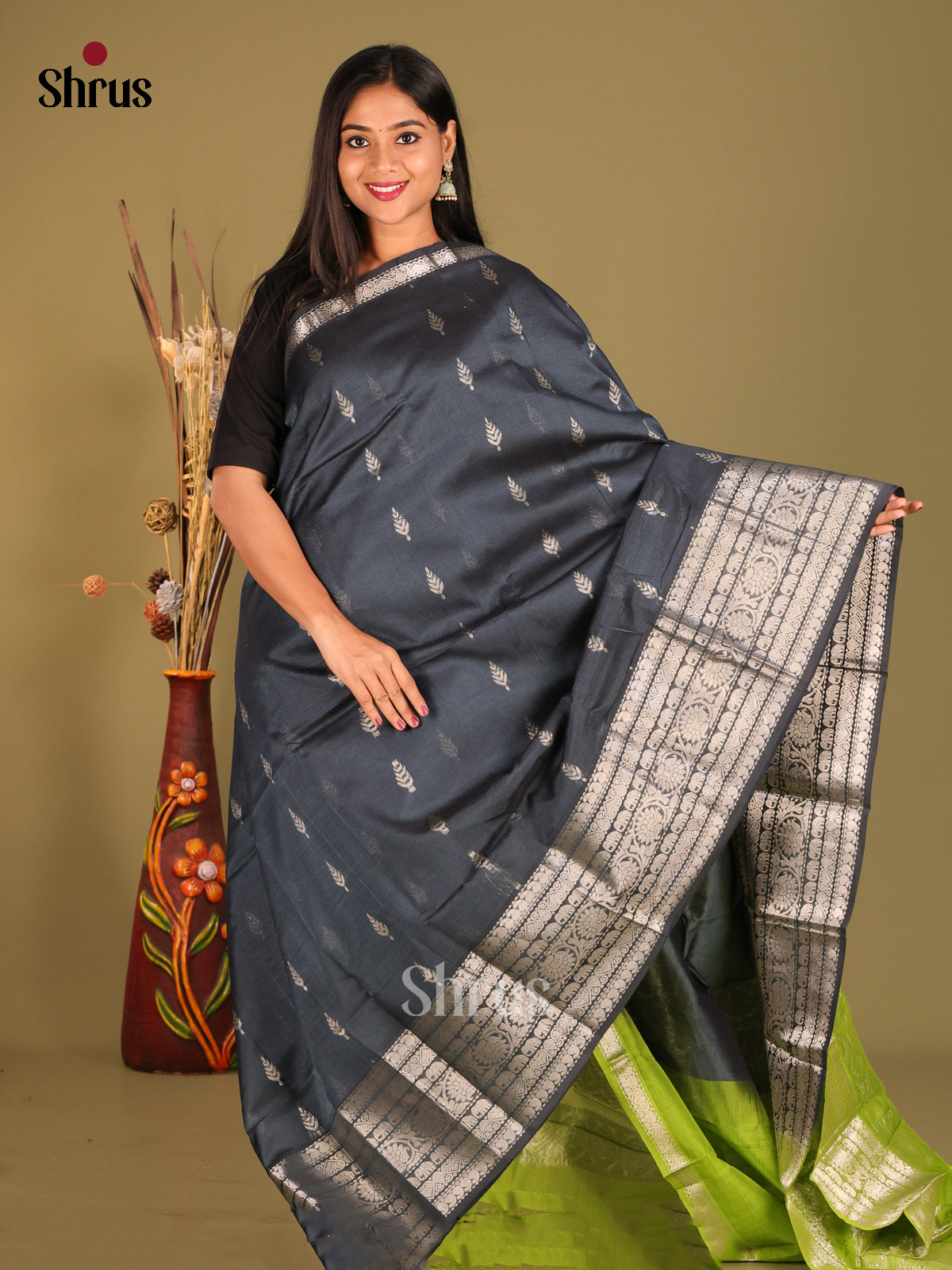 Black & Green Mangalagiri silkcotton Saree with rich zari border -1