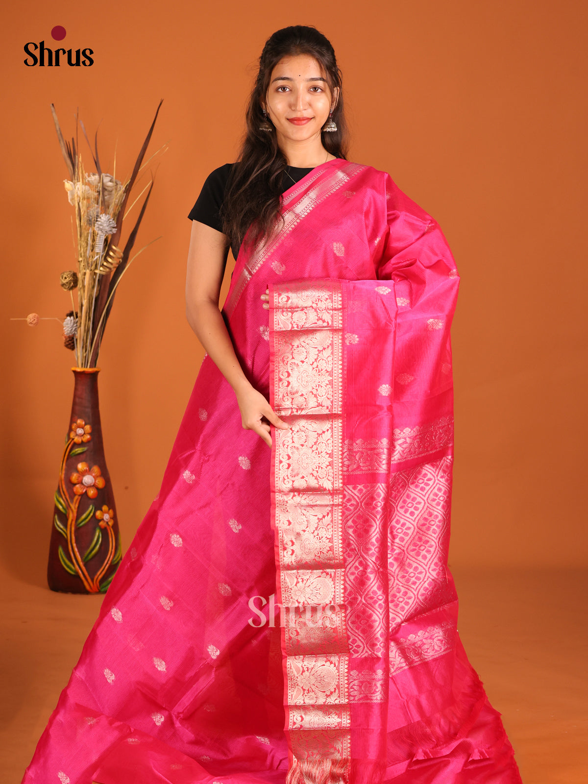 Pink single tone Mangalagiri silkcotton Saree with zari floral buttas