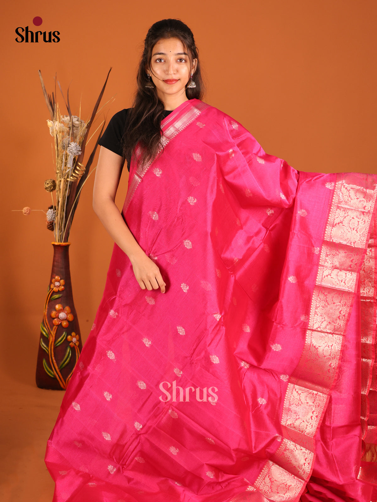 Pink single tone Mangalagiri silkcotton Saree with zari floral buttas -1