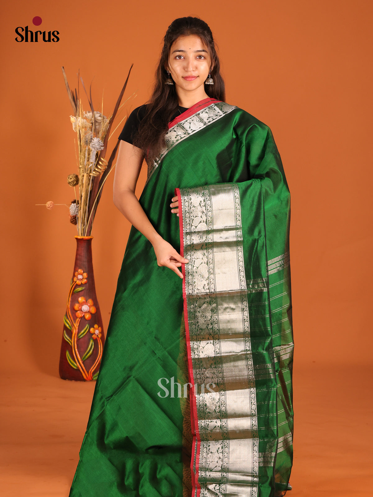 Green single Tone Mangalagiri silkcotton Saree with rich traditional zari border