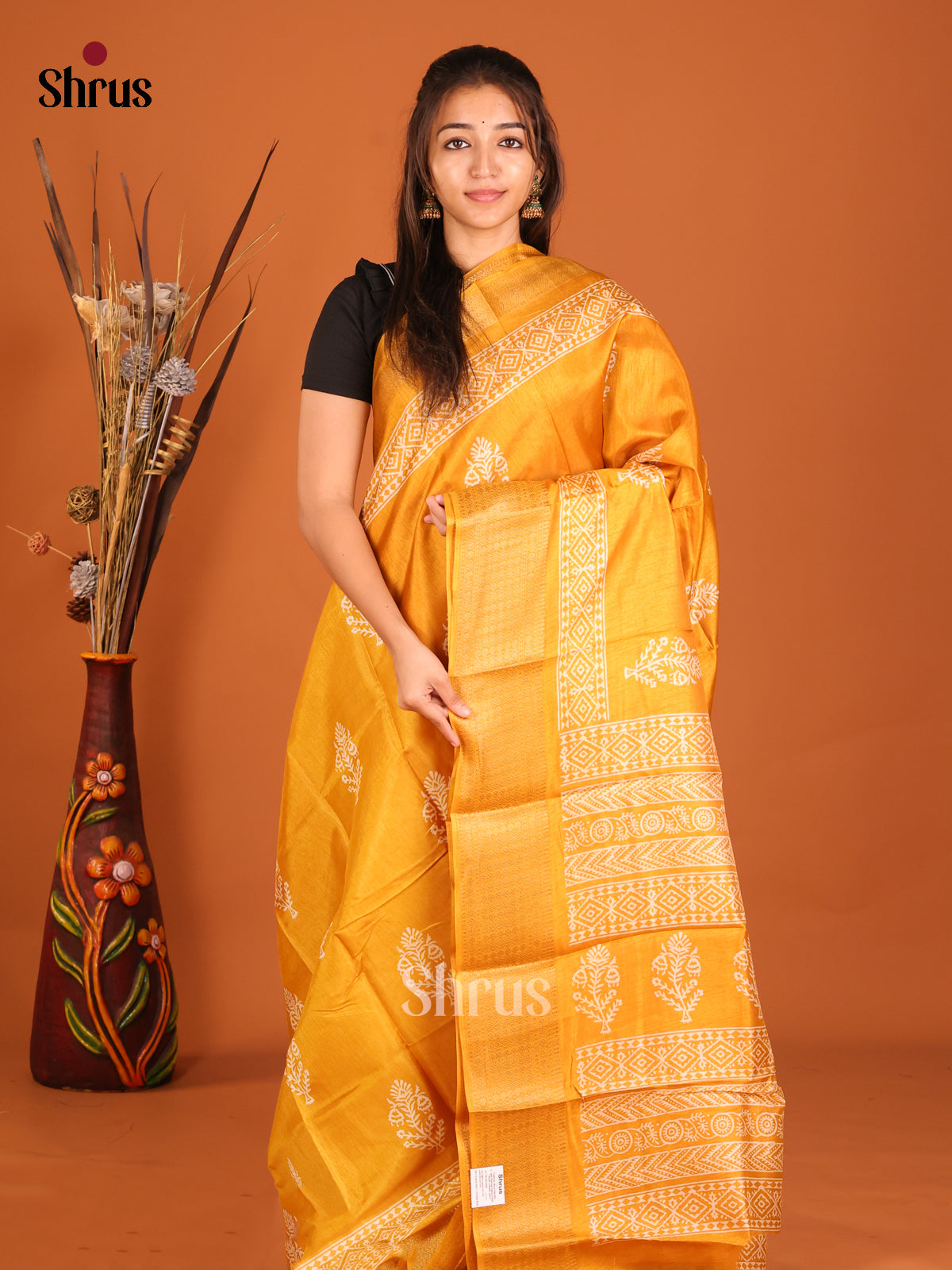 DHS06478 - Semi Crepe Saree - Shop on Shrus.com