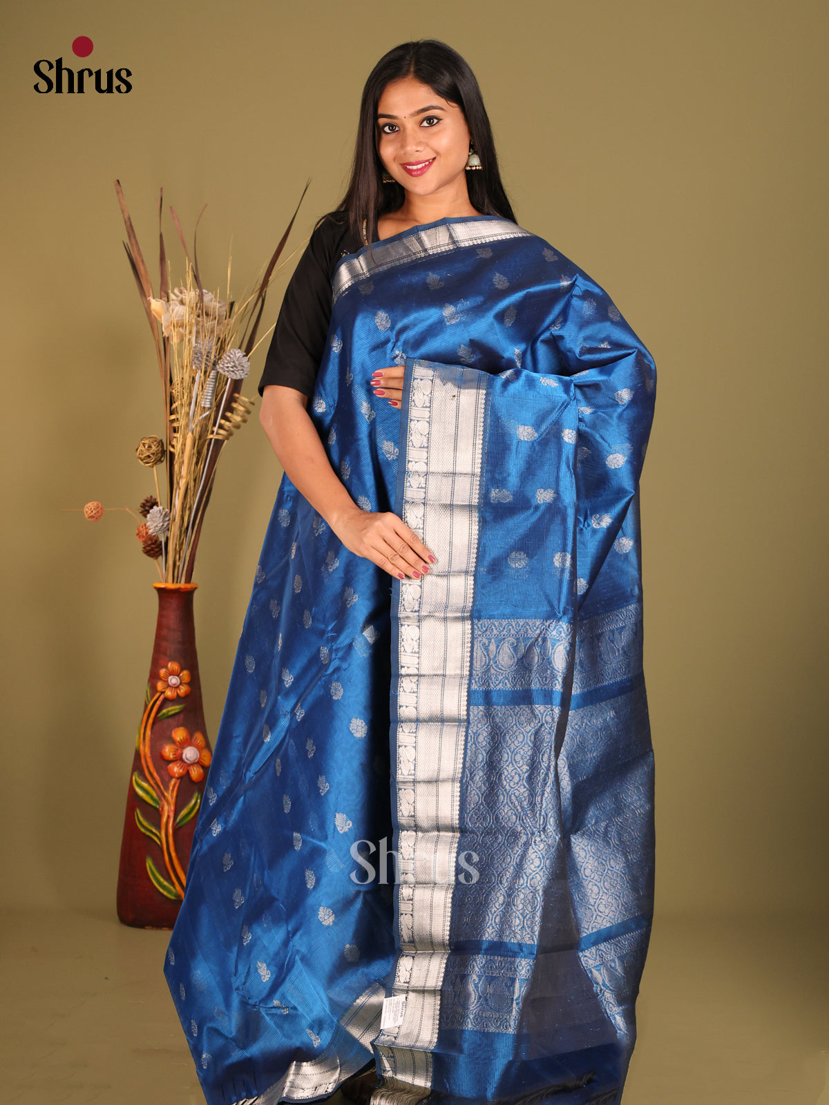 Blue - Mangalagiri silkcotton Saree gleams with zari floral buttas