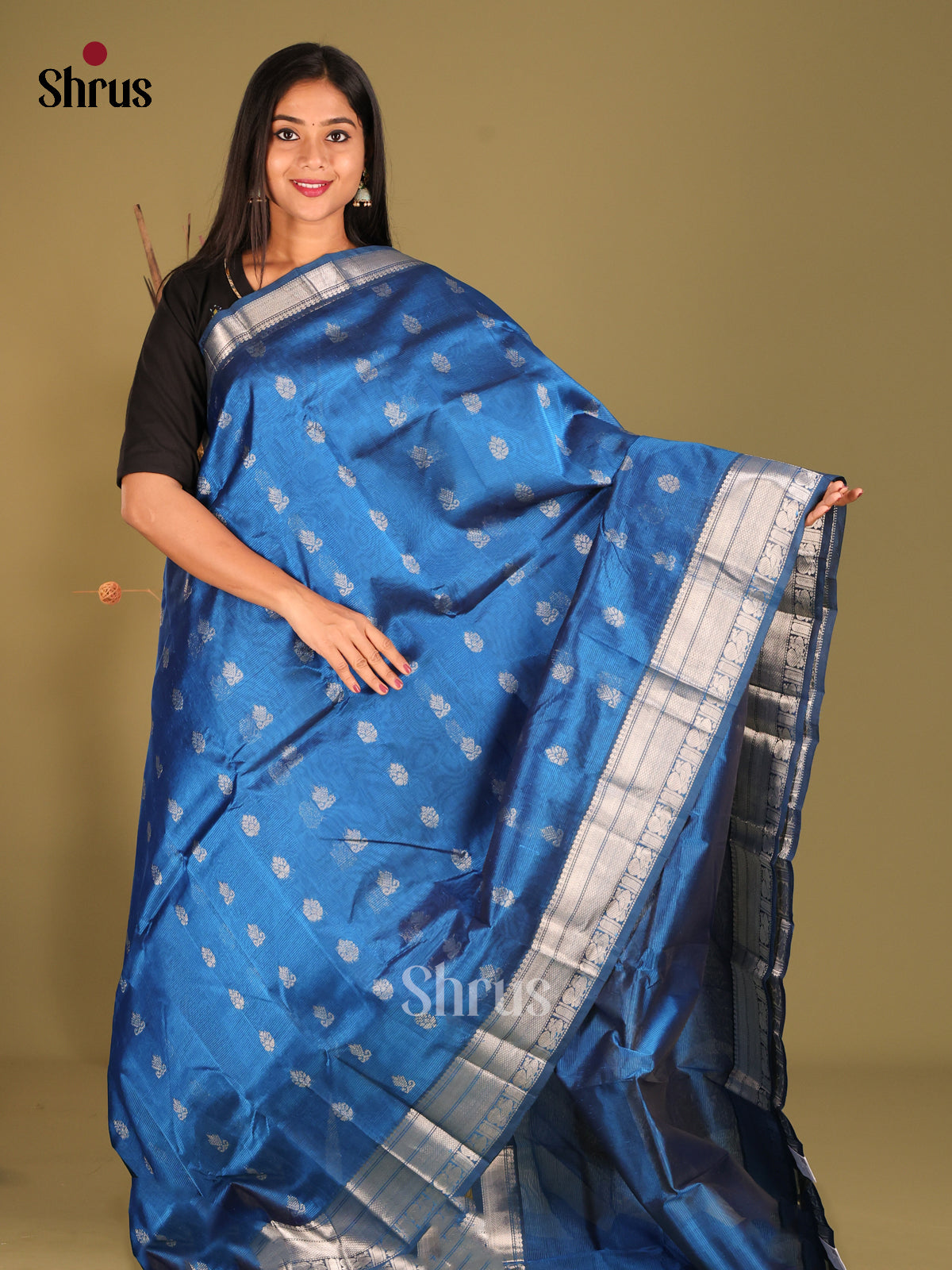 Blue - Mangalagiri silkcotton Saree gleams with zari floral buttas -1