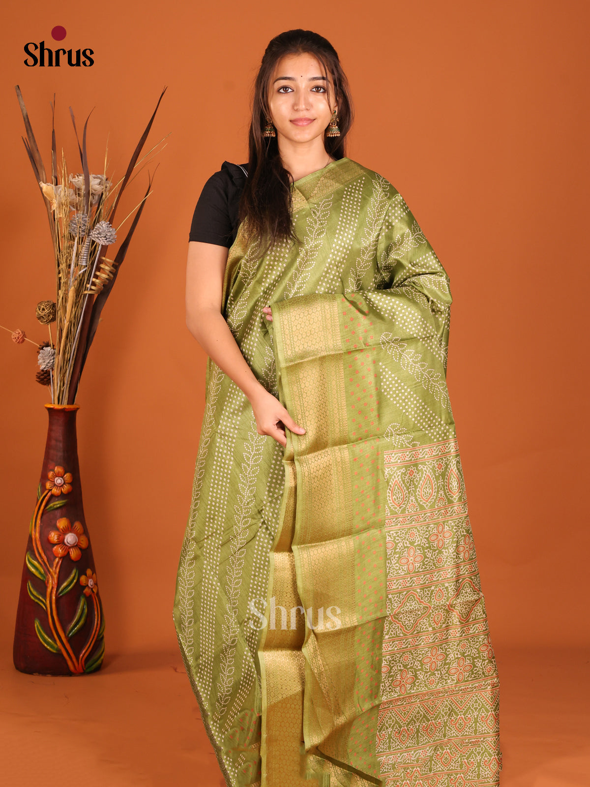 DHS07006 - Semi Crepe Saree - Shop on Shrus.com