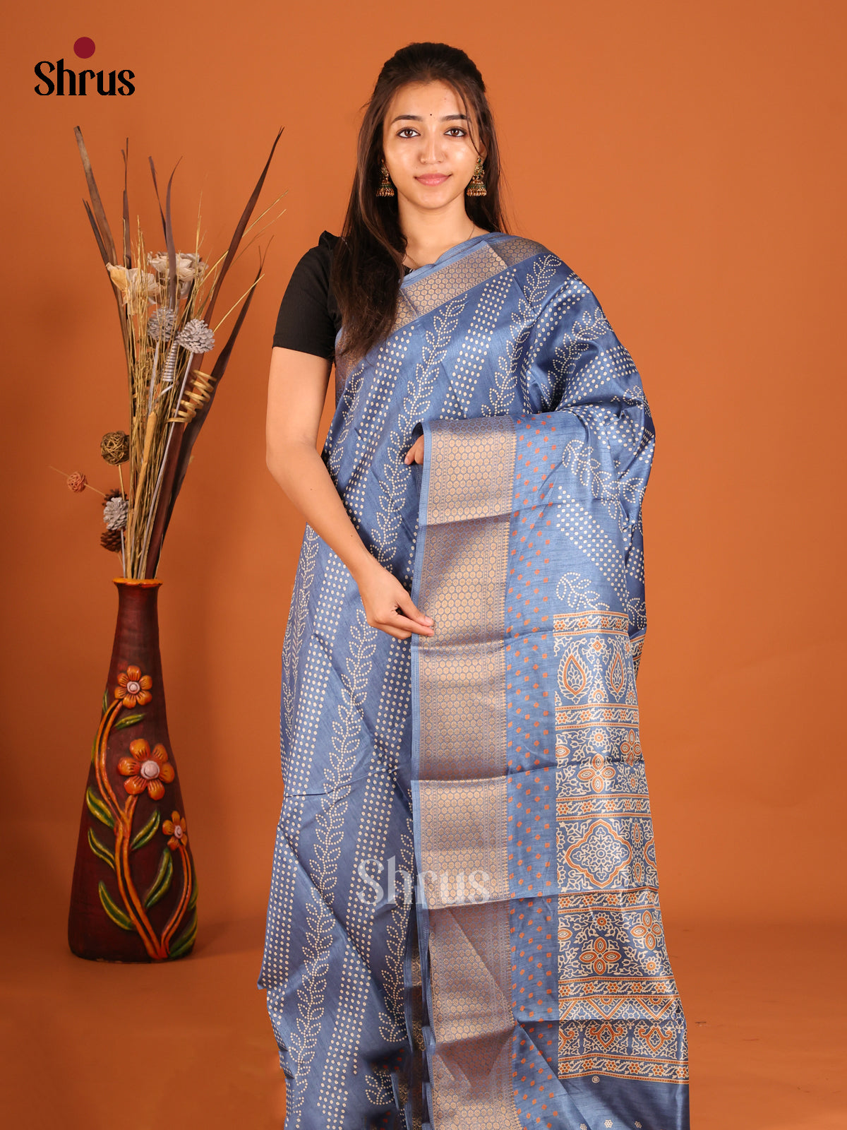 DHS07017 - Semi Crepe Saree - Shop on Shrus.com