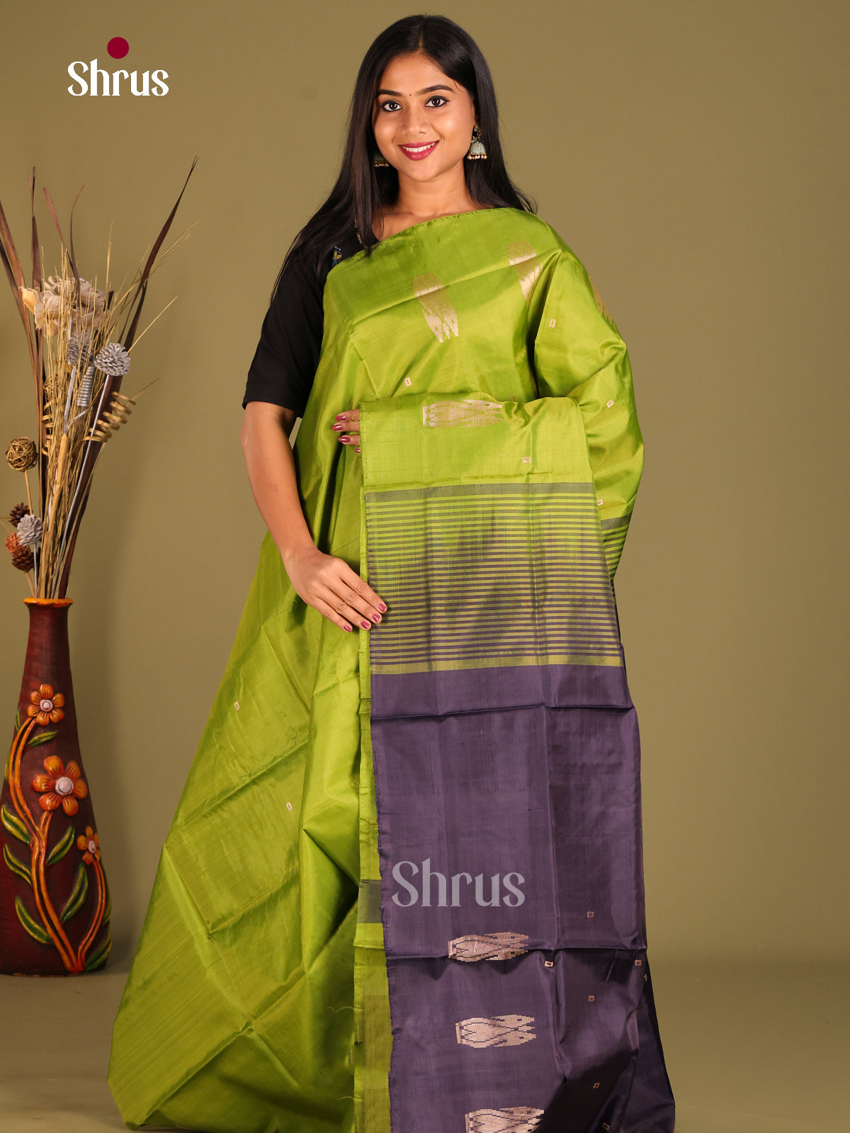 DHS07103 - Banana Pith without blouse Saree - Shop on Shrus.com