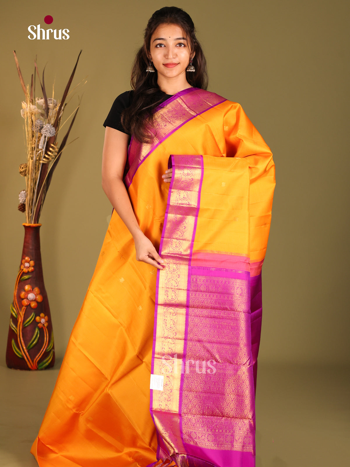 Chic Korvai Mambazha Yellow Kanchipuram Silk Saree with Buttas & rich Majenta border