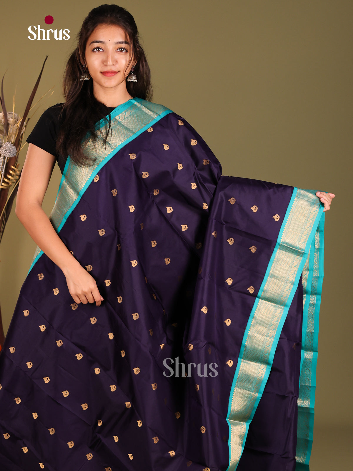 Violet & Blue Kanchipuram Silk Korvai Saree gleams with gold zari floral buttas - Shop on Shrus.com