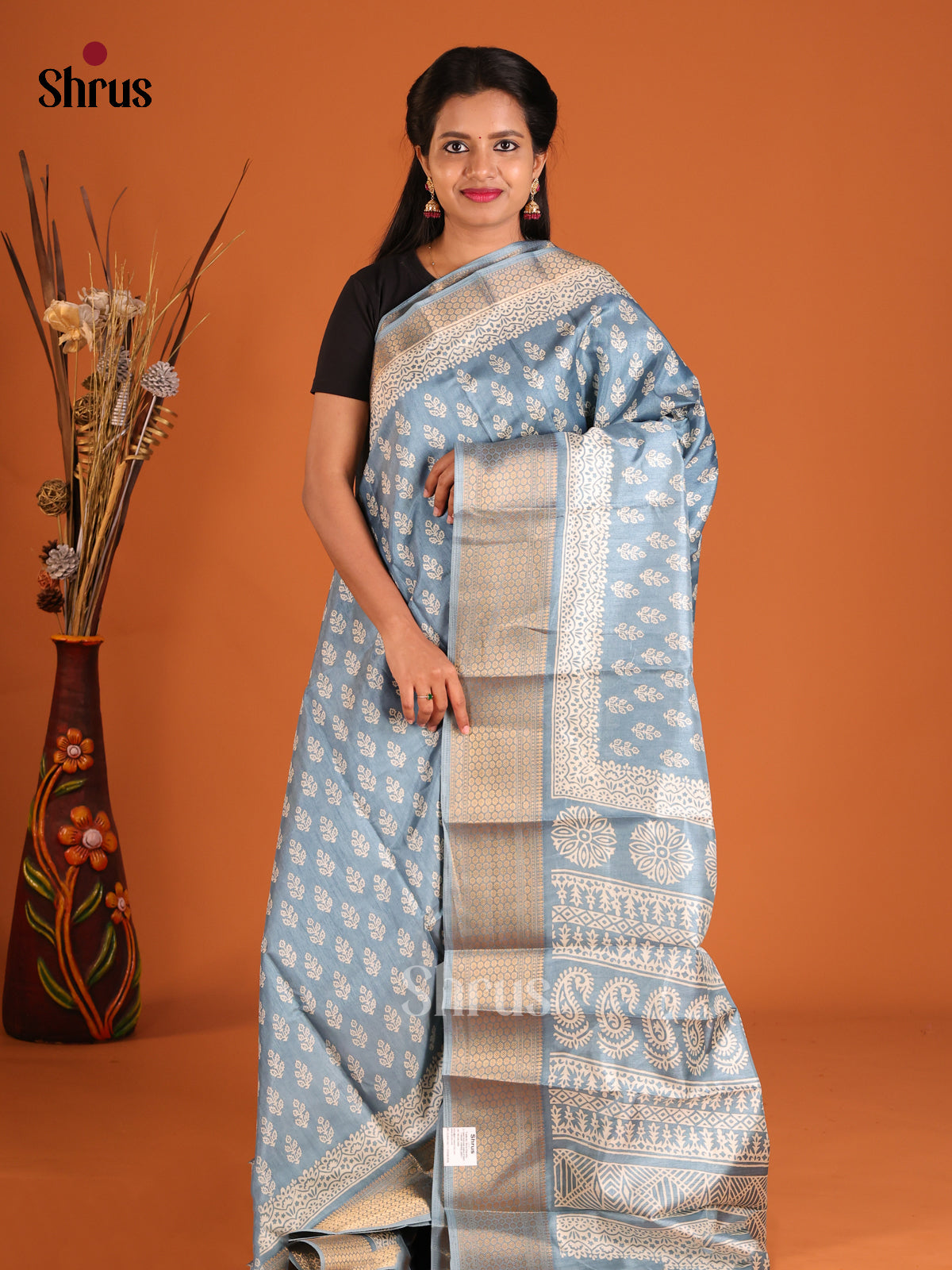 DHS09024 - Semi Crepe Saree - Shop on Shrus.com
