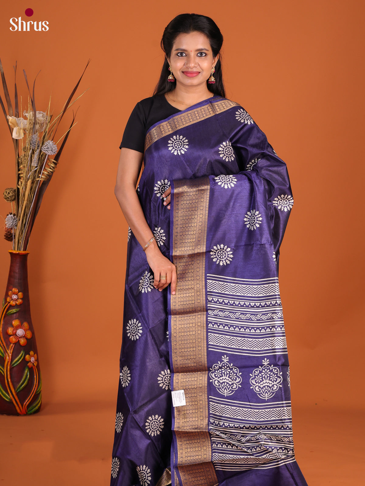DHS09047 - Semi Crepe Saree - Shop on Shrus.com