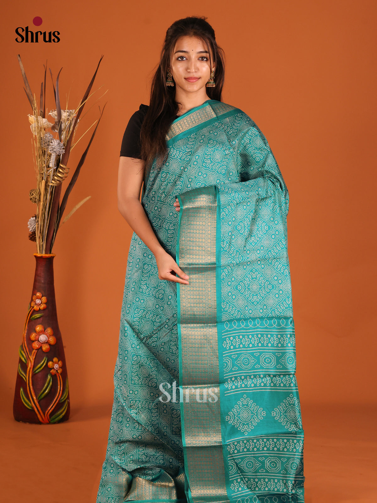 DHS09055 - Semi Crepe Saree - Shop on Shrus.com