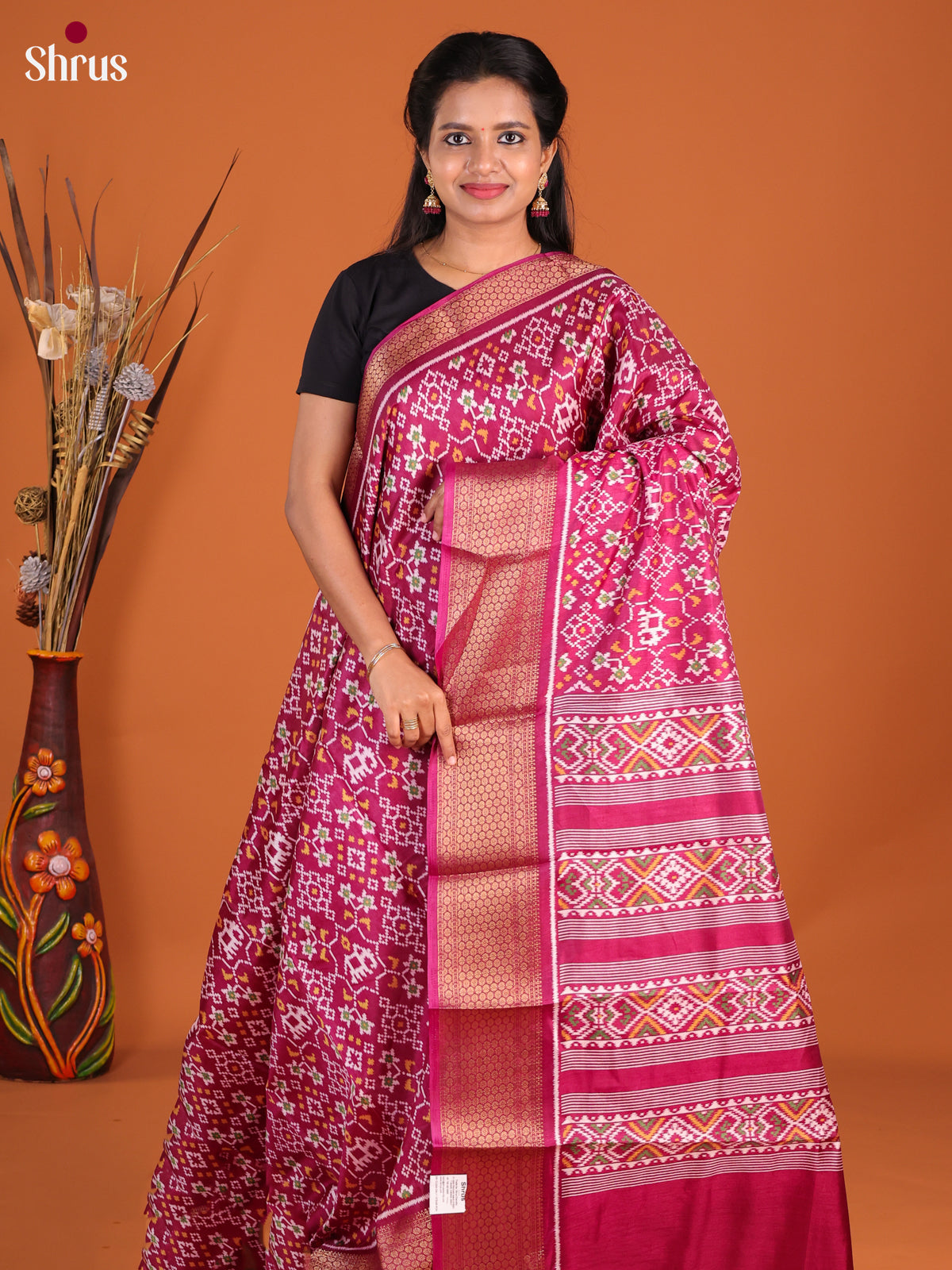DHS09063 - Semi Crepe Saree - Shop on Shrus.com