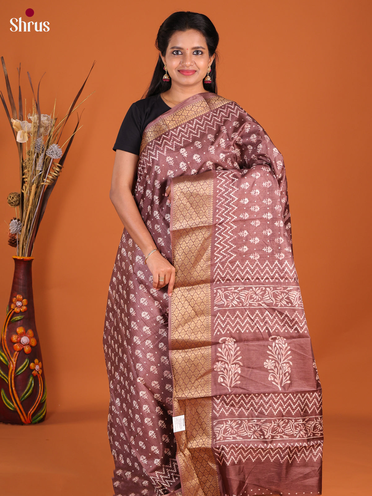 DHS09138 - Semi Crepe Saree - Shop on Shrus.com