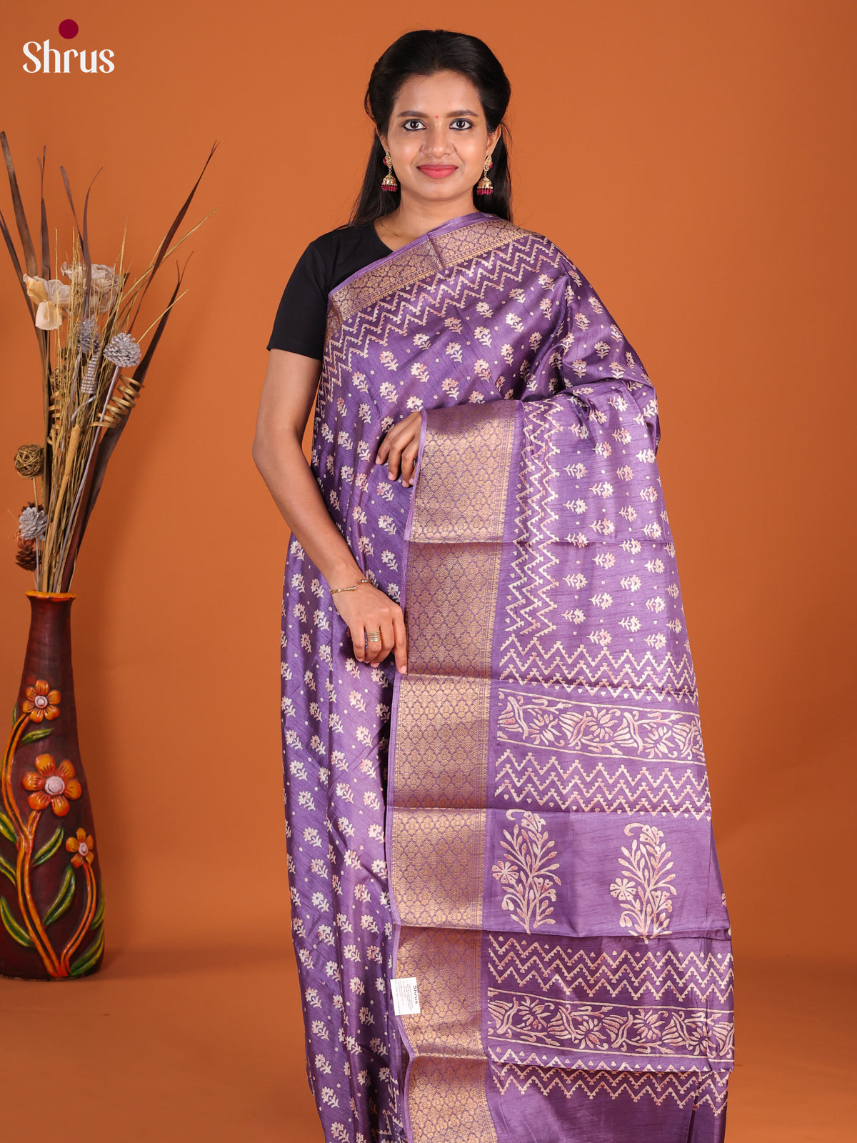 DHS09140 - Semi Crepe Saree - Shop on Shrus.com