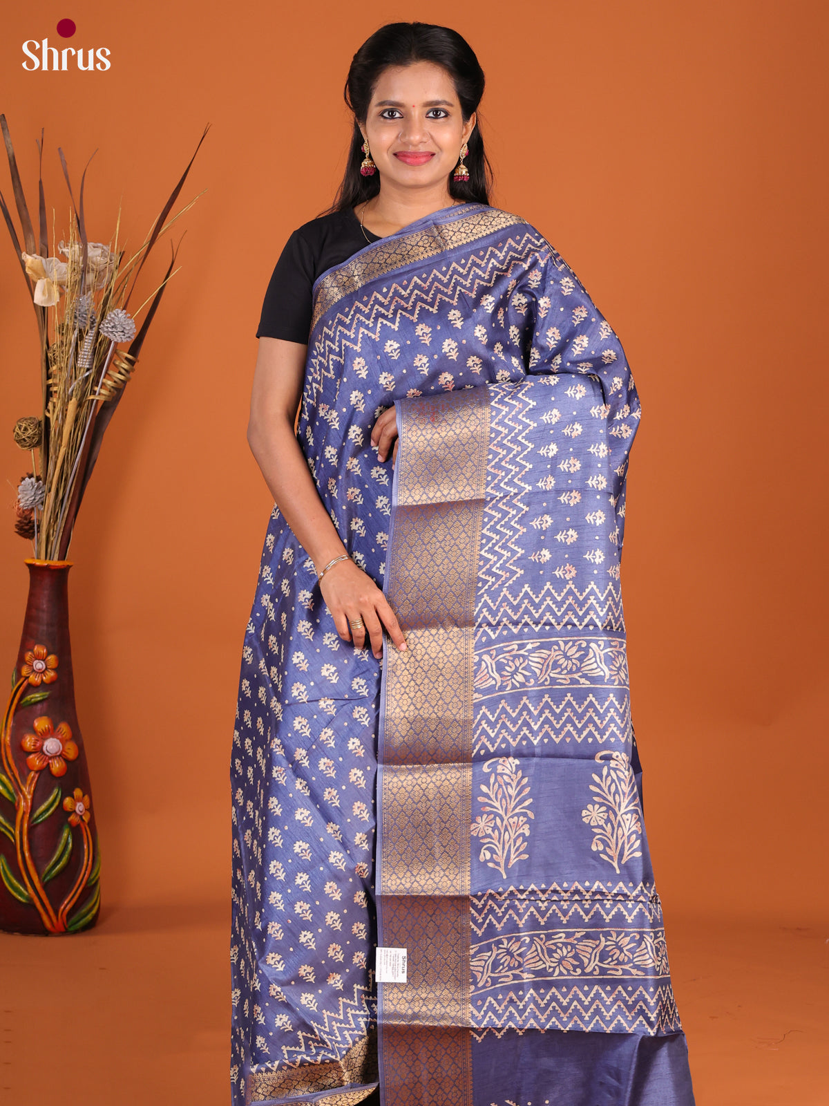DHS09143 - Semi Crepe Saree - Shop on Shrus.com
